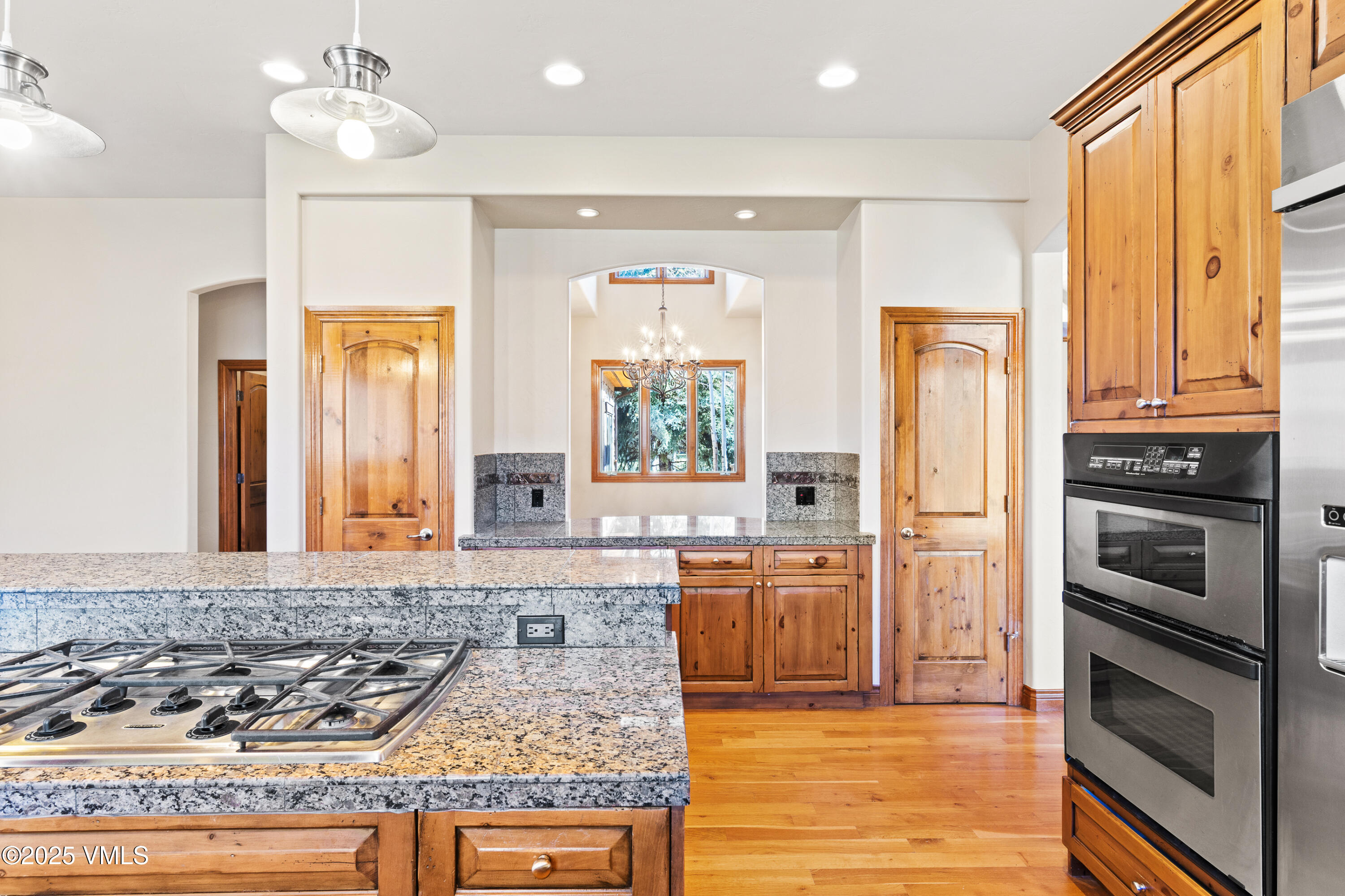 Gypsum, Colorado, 81637, United States, 6 Bedrooms Bedrooms, ,5 BathroomsBathrooms,Residential,For Sale,1987676