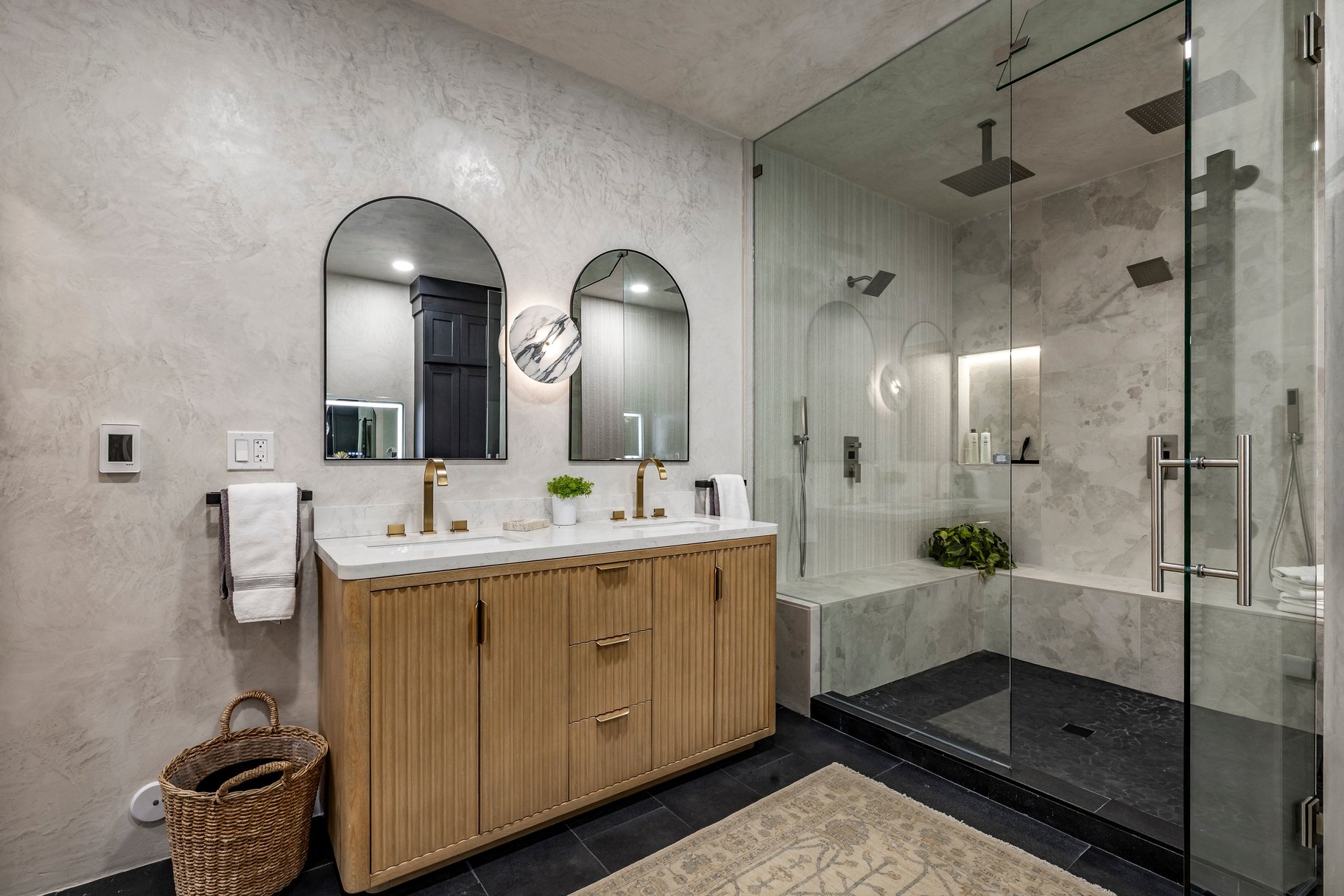 Fully Remodeled Entertainer