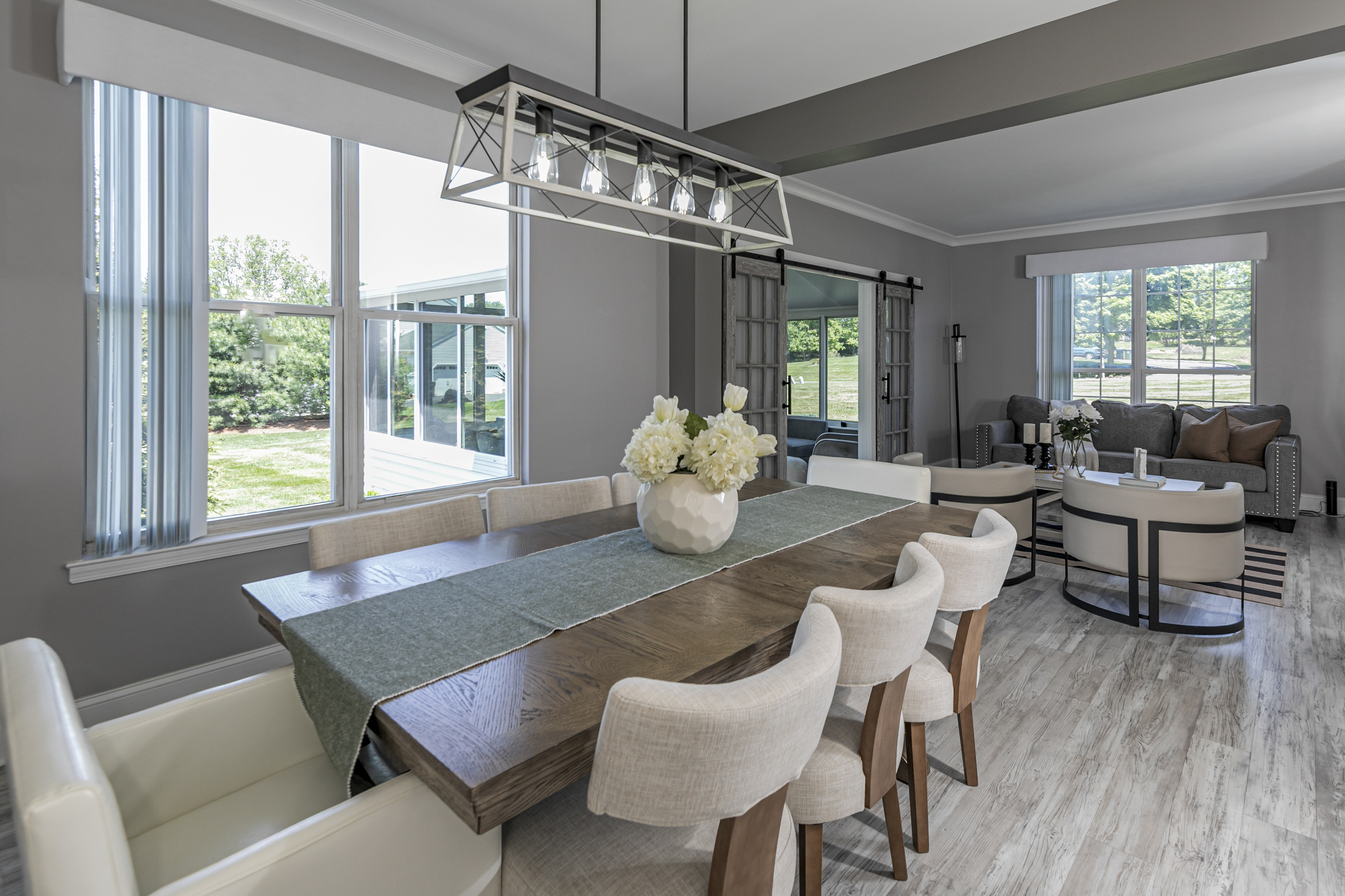  Resort-Worthy Outdoor Living Meets a Thoughtfully Renovated Interior - 物件實景