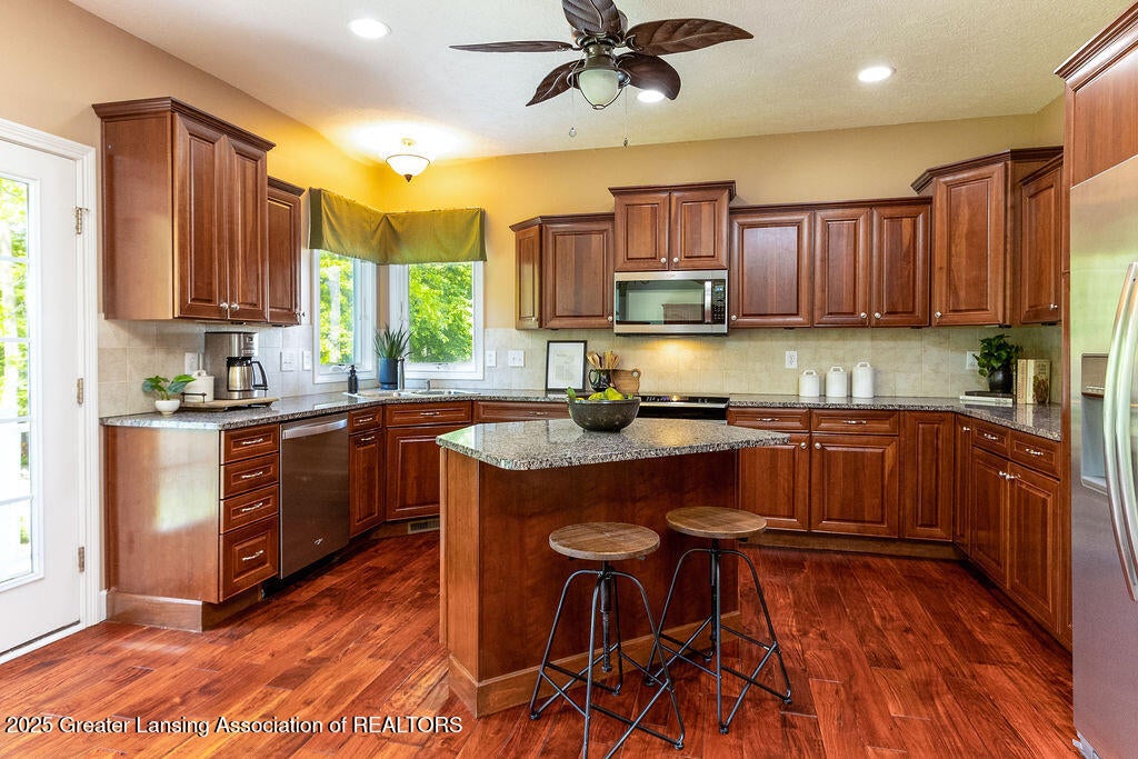 Dimondale, Michigan, 48821, United States, 4 Bedrooms Bedrooms, ,4 BathroomsBathrooms,Residential,For Sale,1840244