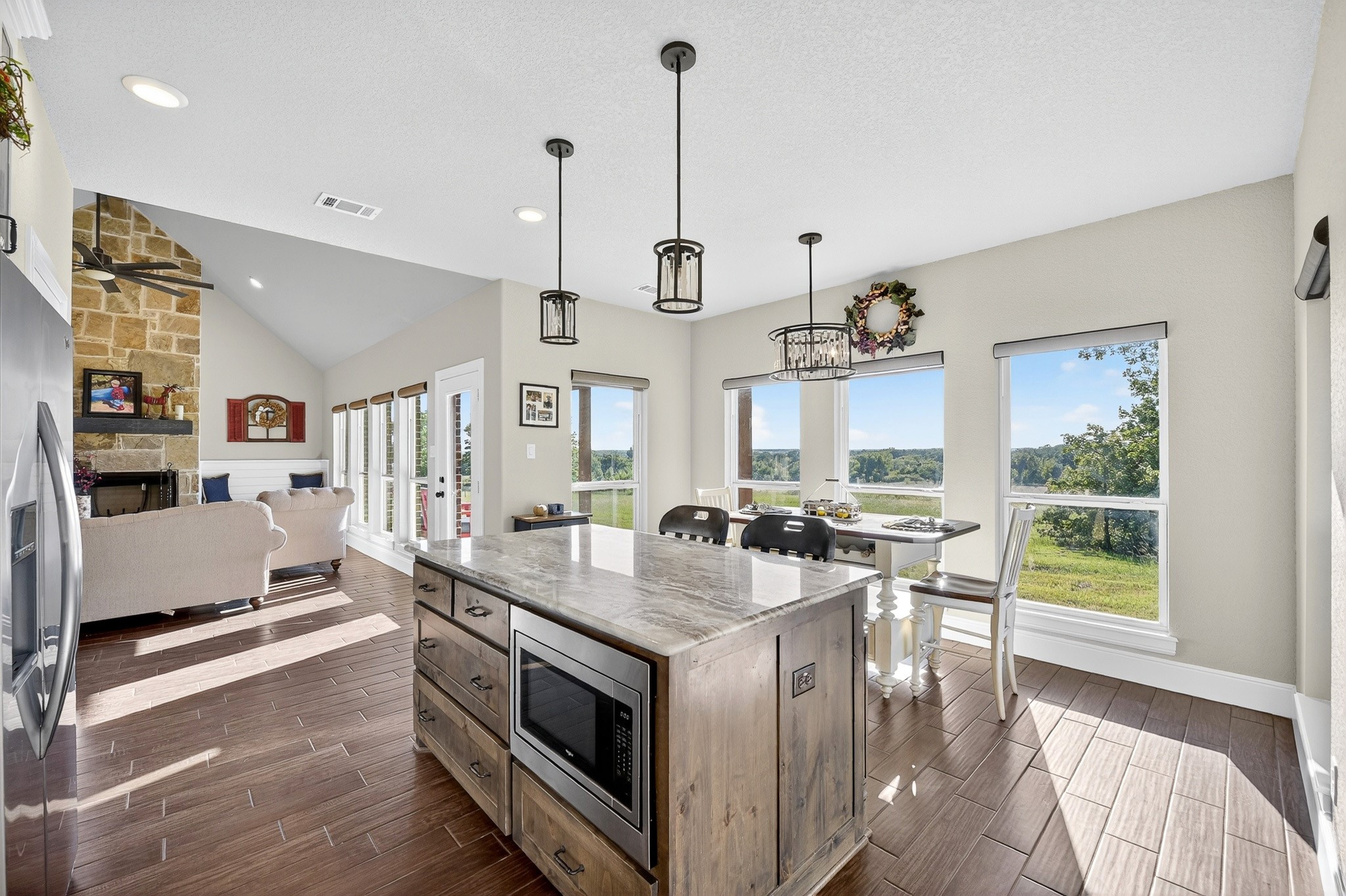 Paradise, Texas, 76073, United States, 3 Bedrooms Bedrooms, ,2 BathroomsBathrooms,Residential,For Sale,1996854