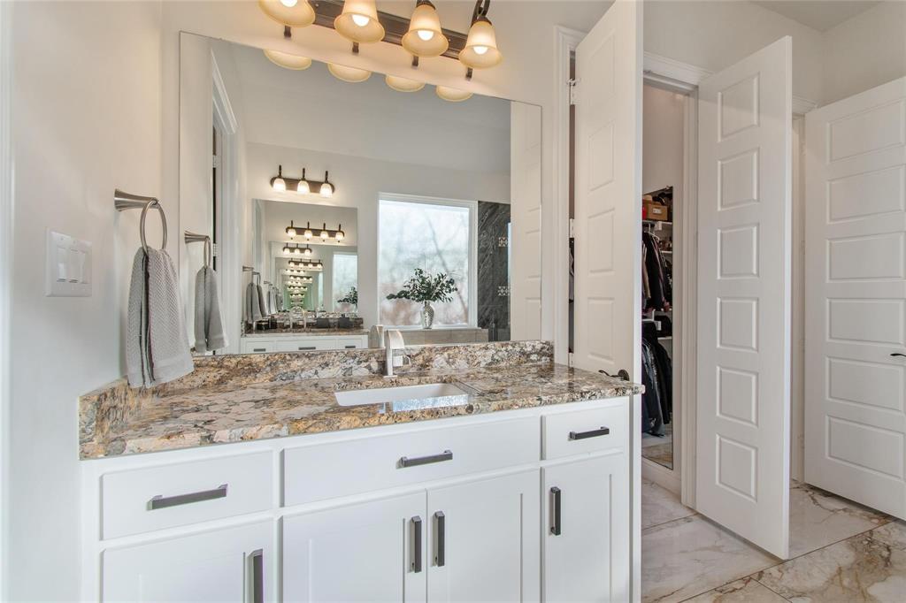 Dallas, Texas, 75212, United States, 3 Bedrooms Bedrooms, ,2 BathroomsBathrooms,Residential,For Sale,2037403