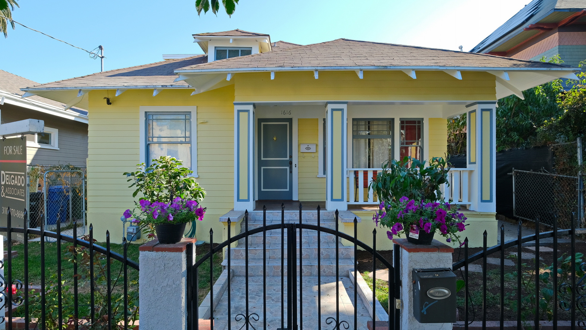 Los Angeles, California, 90007, United States, 2 Bedrooms Bedrooms, ,1 BathroomBathrooms,Residential,For Sale,1737076