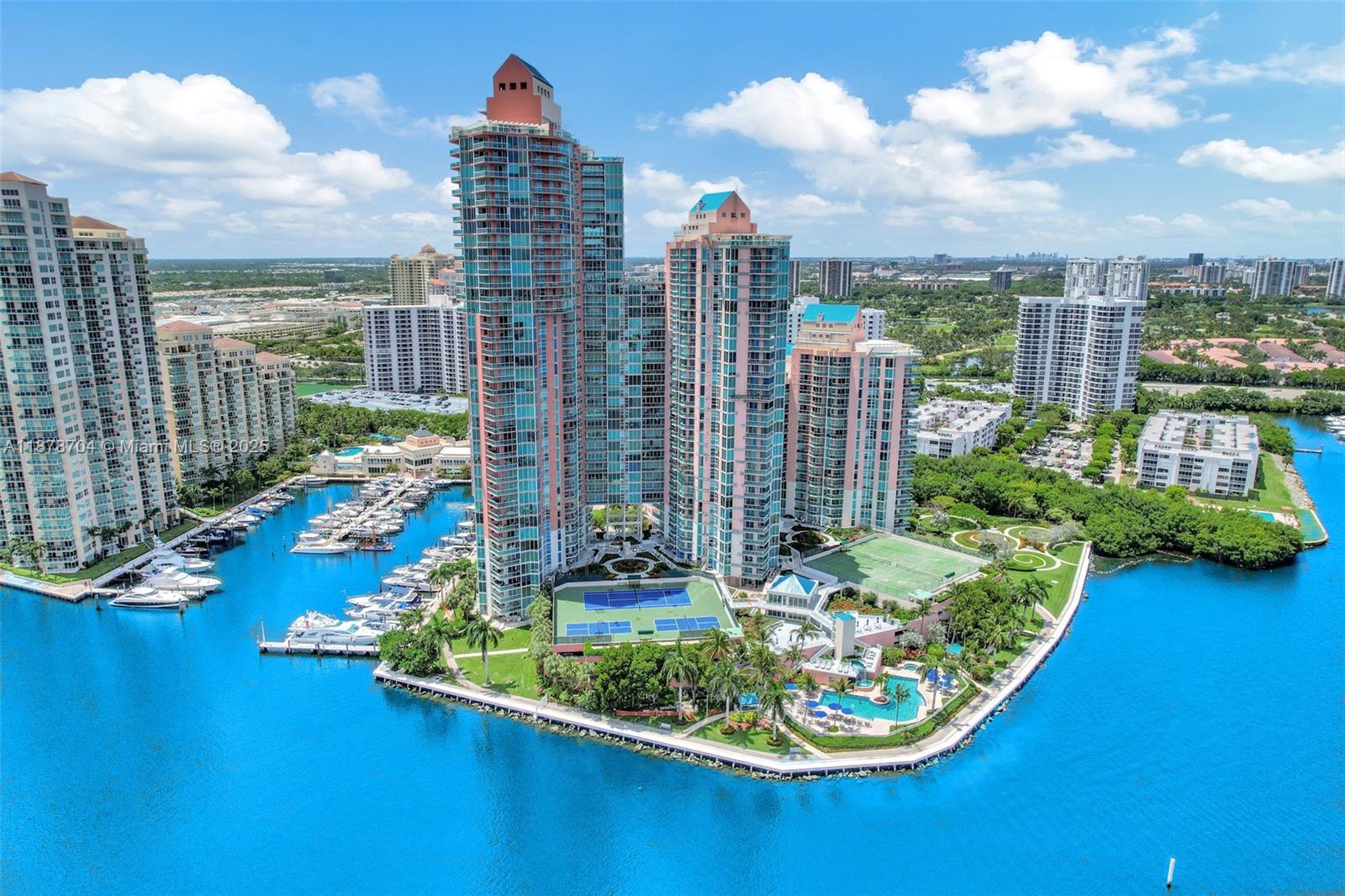 Aventura, Florida, 33180, United States, 2 Bedrooms Bedrooms, ,3 BathroomsBathrooms,Residential,For Sale,1947982