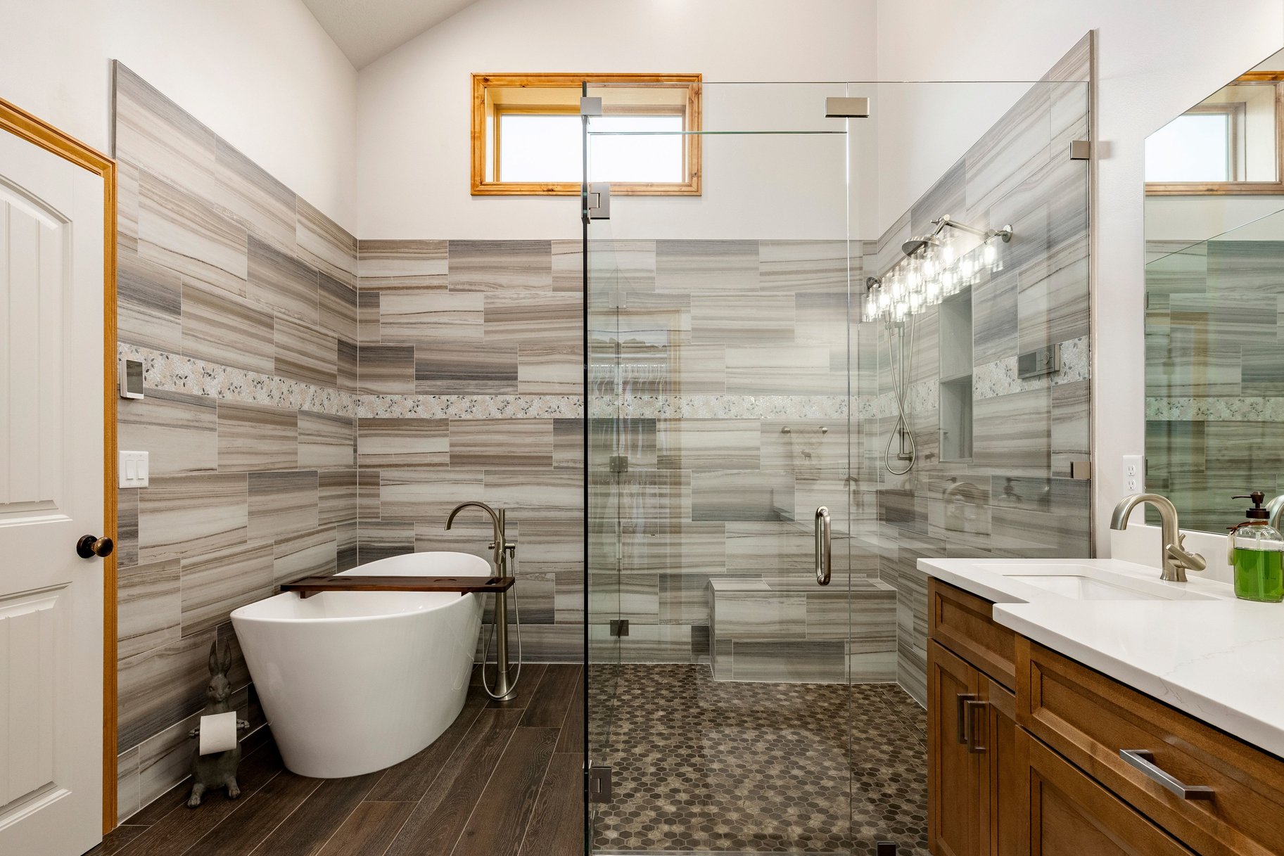  Exquisite Custom Home with 360-Degree Views - 物件實景