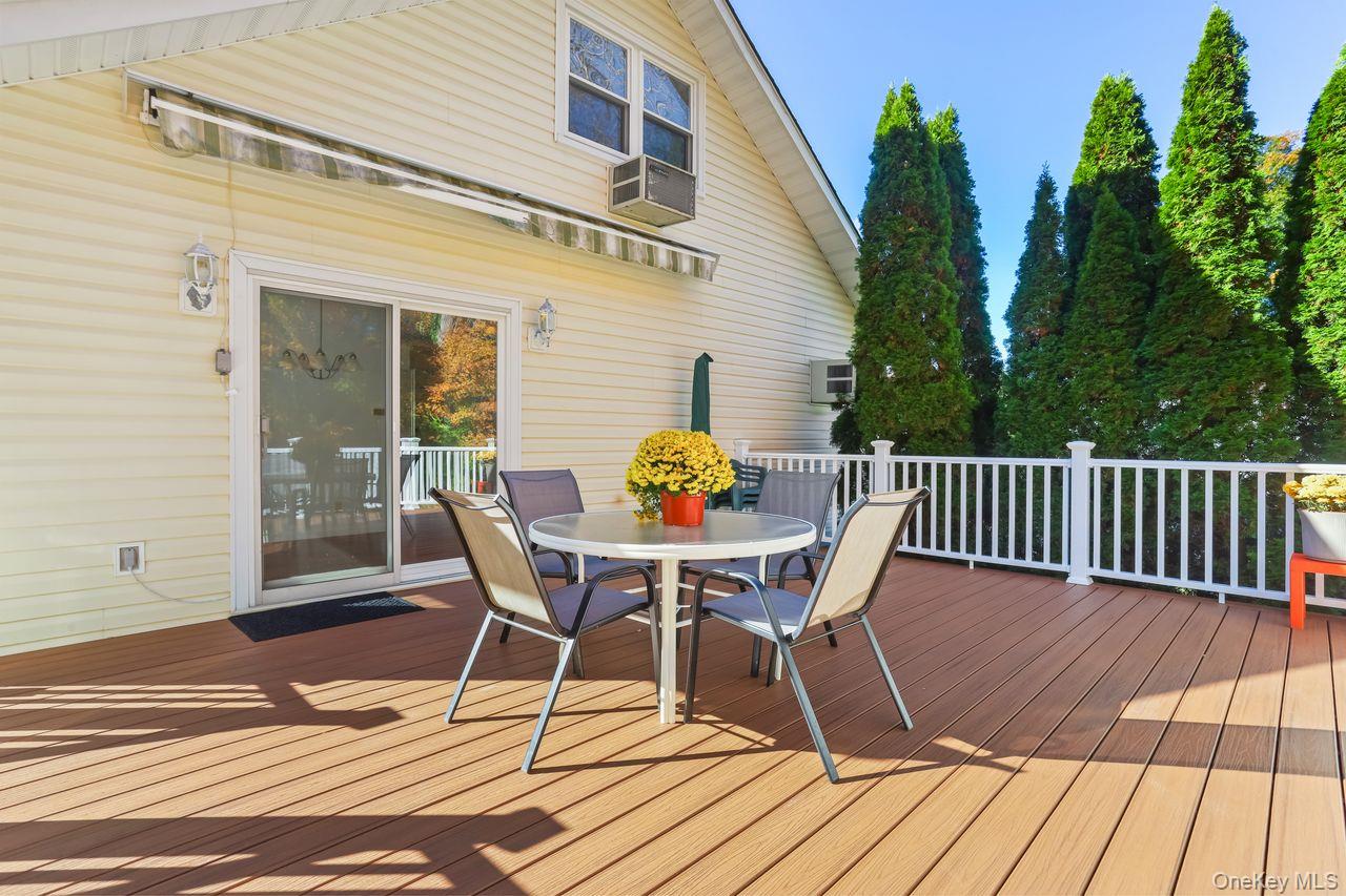 Yonkers, New York, 10710, United States, 4 Bedrooms Bedrooms, ,2 BathroomsBathrooms,Residential,For Sale,1991098