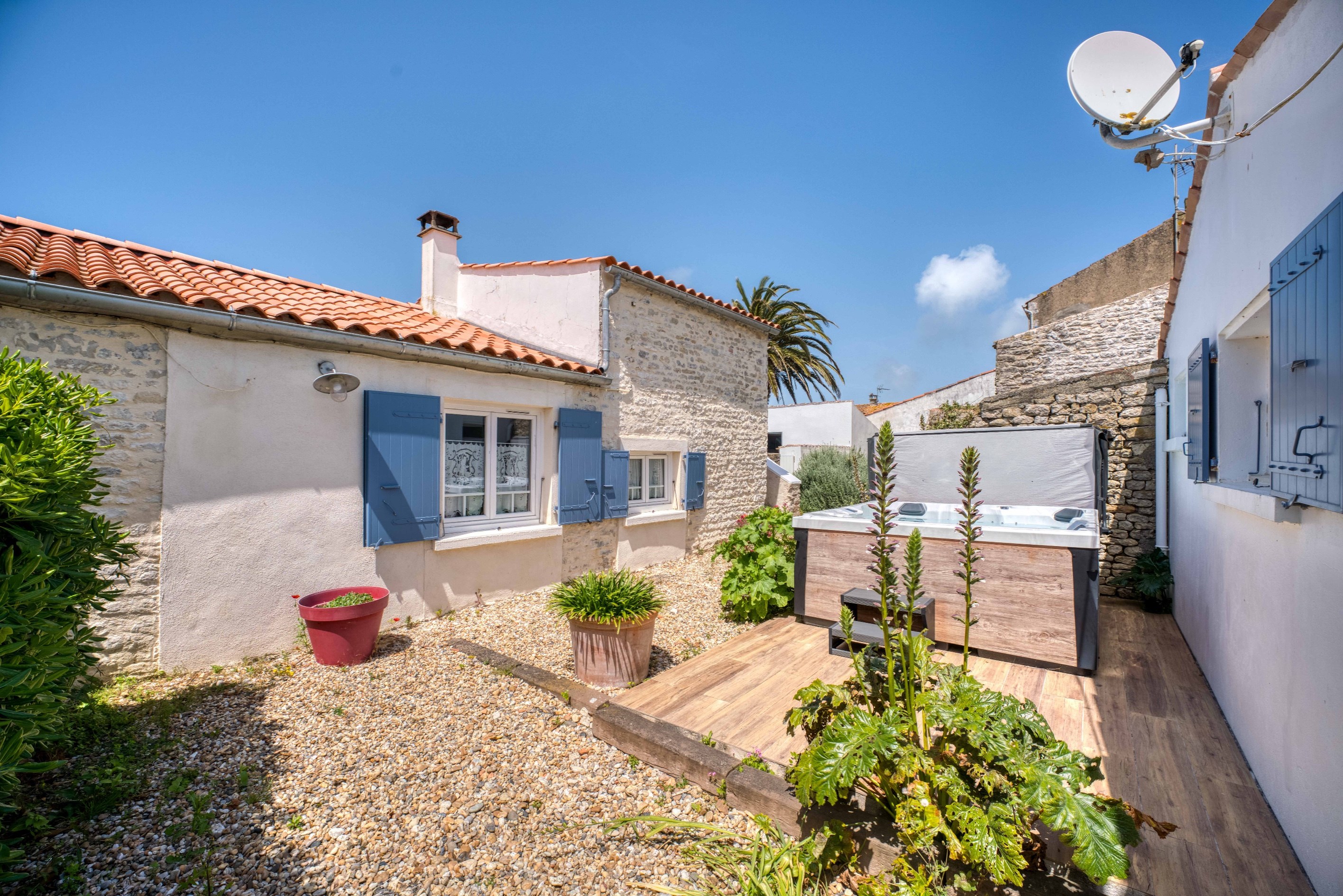  Charming 4-bedroom house in St Denis d