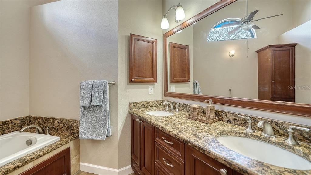 Sarasota, Florida, 34238, United States, 2 Bedrooms Bedrooms, ,2 BathroomsBathrooms,Residential,For Sale,1989499