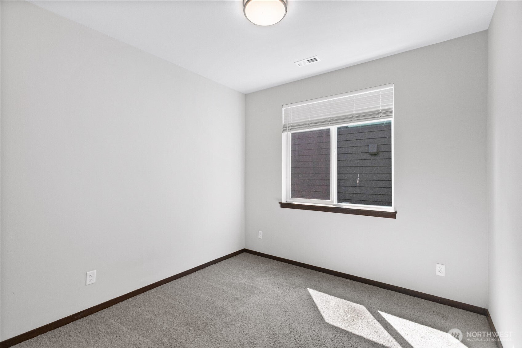 Bremerton, Washington, 98312, United States, 5 Bedrooms Bedrooms, ,2 BathroomsBathrooms,Residential,For Sale,1900860