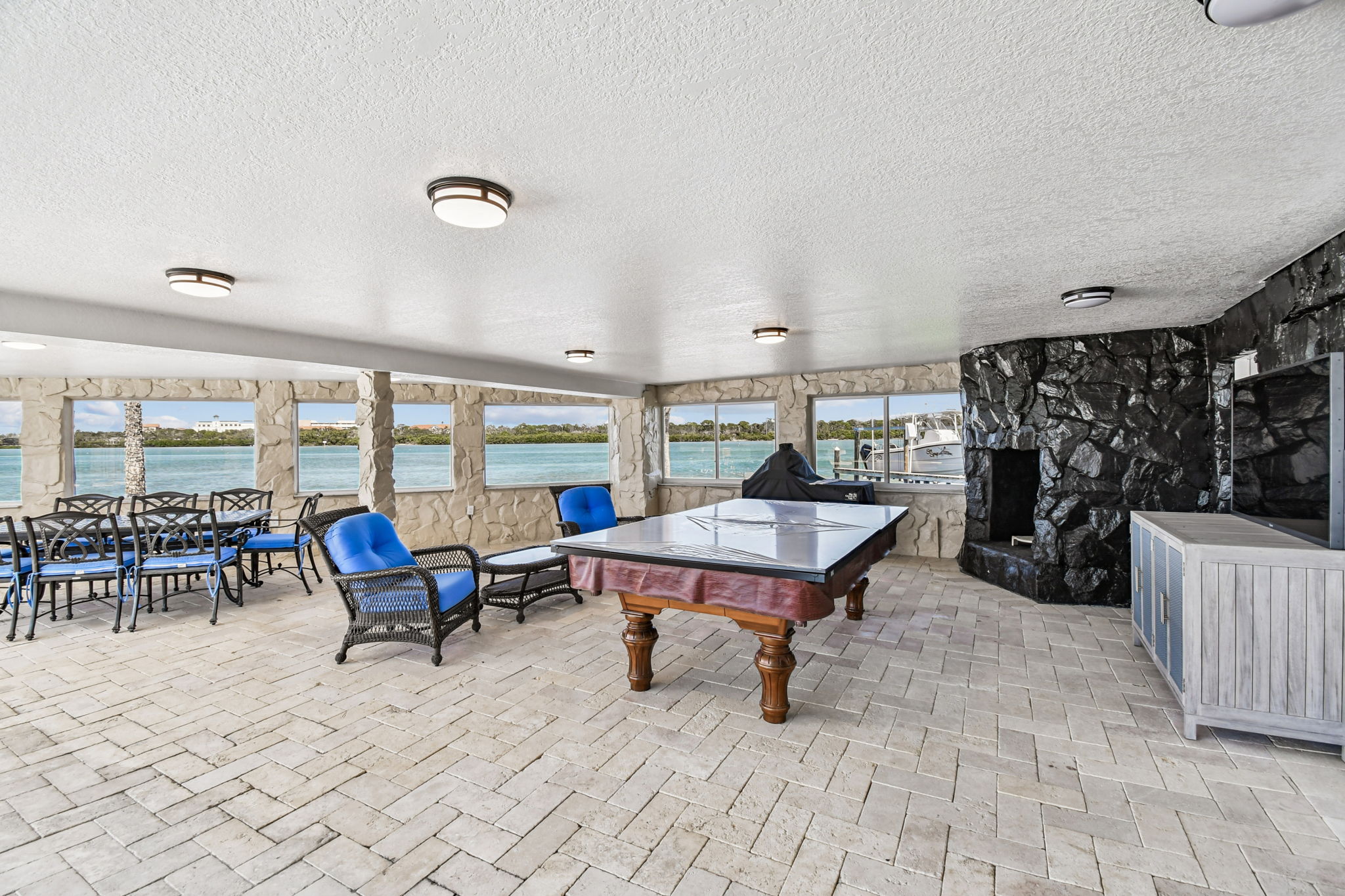 Madeira Beach, Florida, 33708, United States, 6 Bedrooms Bedrooms, ,6 BathroomsBathrooms,Residential,For Sale,1975666