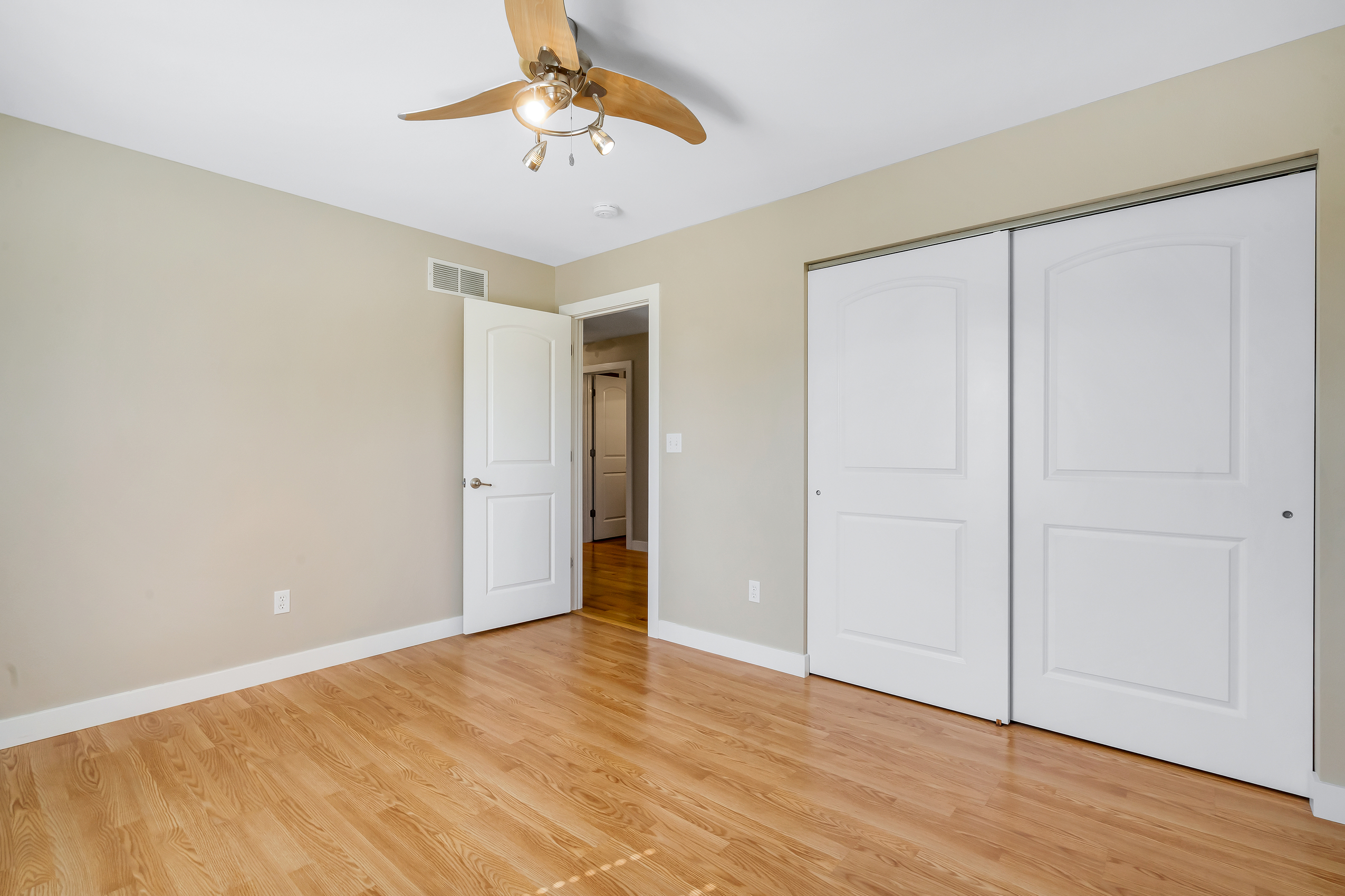 Waterloo, Illinois, 62298, United States, 5 Bedrooms Bedrooms, ,4 BathroomsBathrooms,Residential,For Sale,1978838