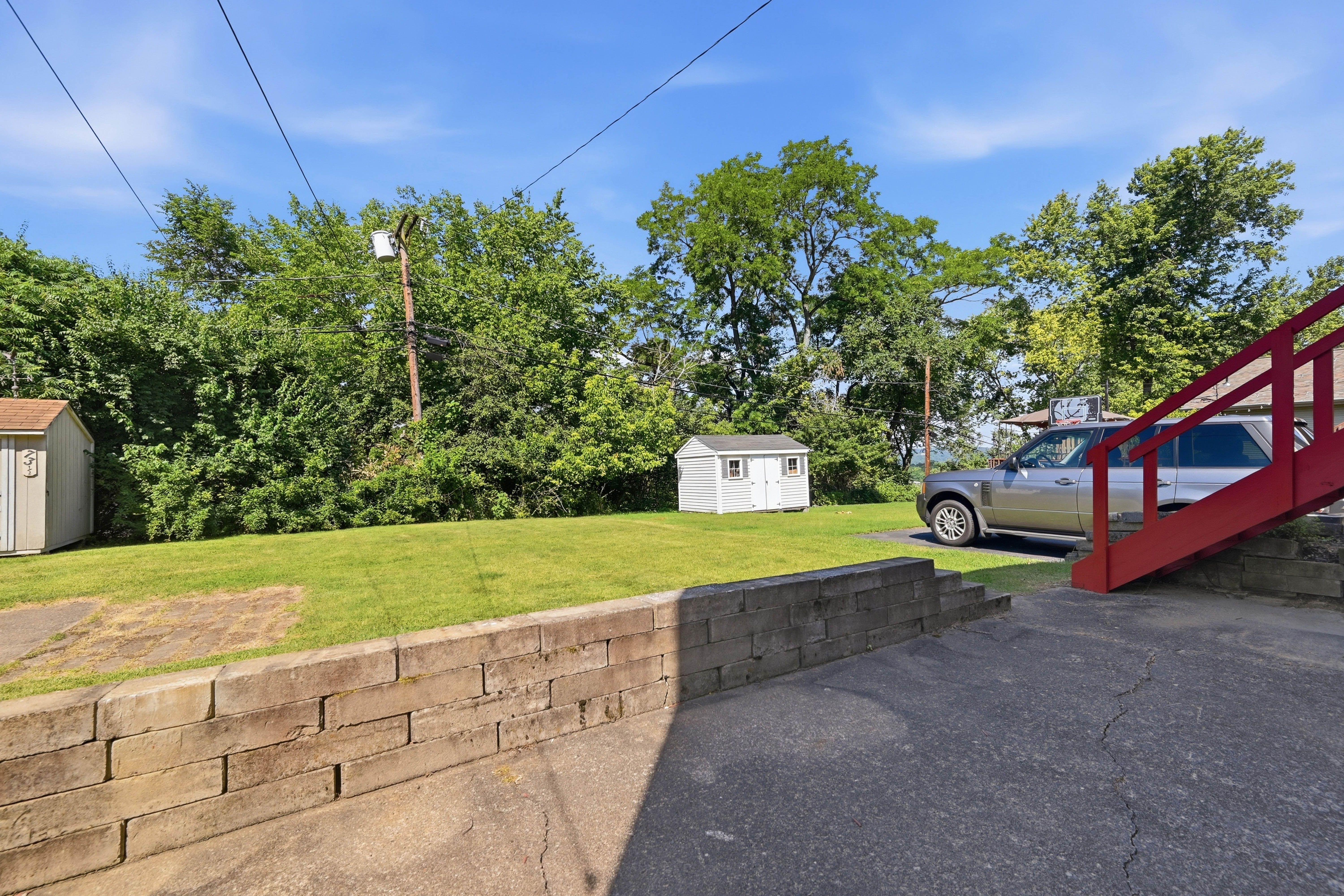  73 Clifford Drive, Pittsburgh, PA 15220 - 物件實景