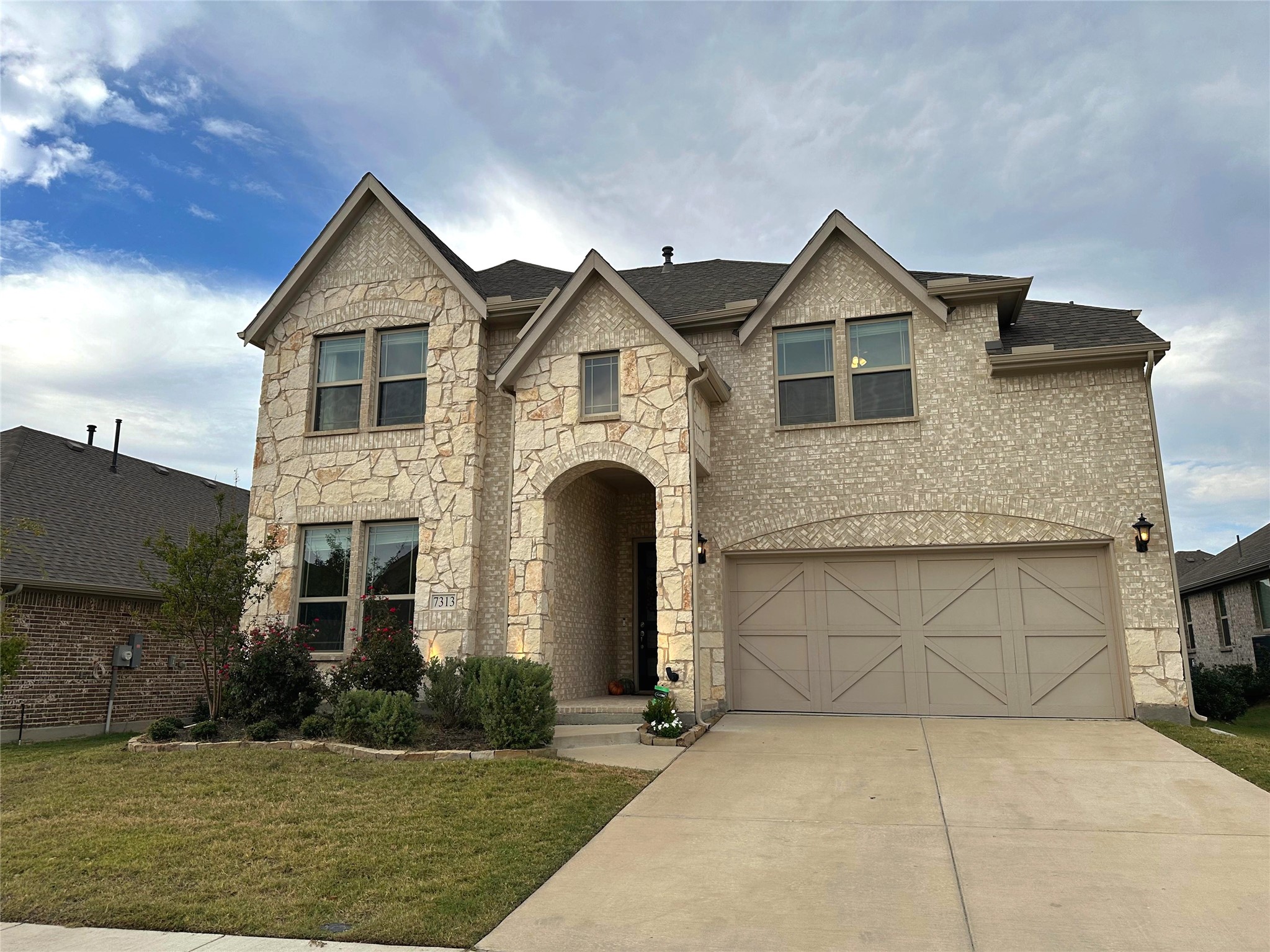 Little Elm, Texas, 76227, United States, 5 Bedrooms Bedrooms, ,4 BathroomsBathrooms,Residential,For Sale,1971561