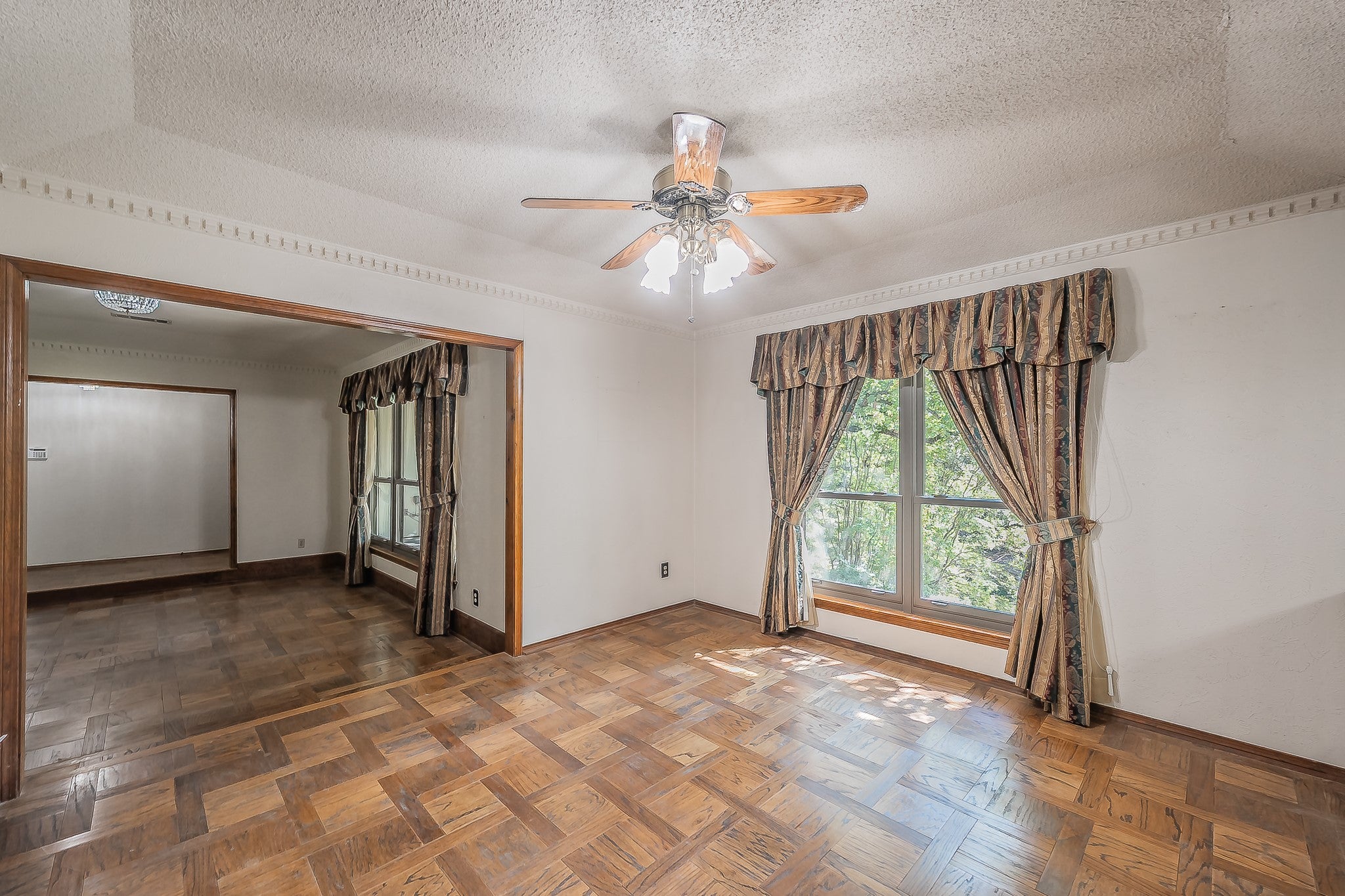 Arlington, Texas, 76012, United States, 3 Bedrooms Bedrooms, ,3 BathroomsBathrooms,Residential,For Sale,1976983