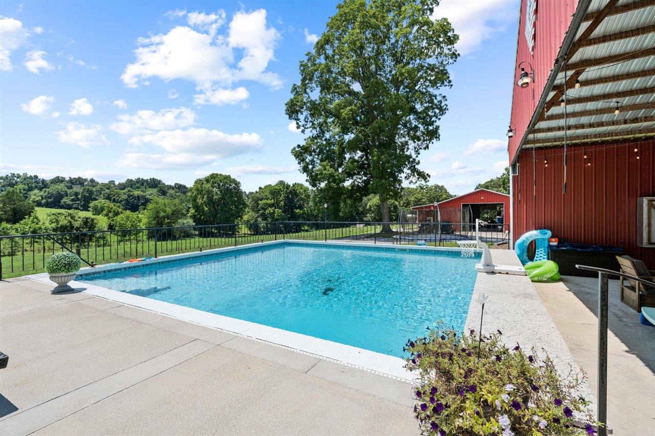 Franklin, Kentucky, 42134, United States, 5 Bedrooms Bedrooms, ,3 BathroomsBathrooms,Residential,For Sale,1903592