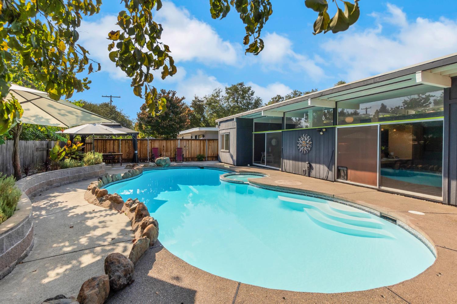 Citrus Heights, California, 95610, United States, 4 Bedrooms Bedrooms, ,2 BathroomsBathrooms,Residential,For Sale,1940276