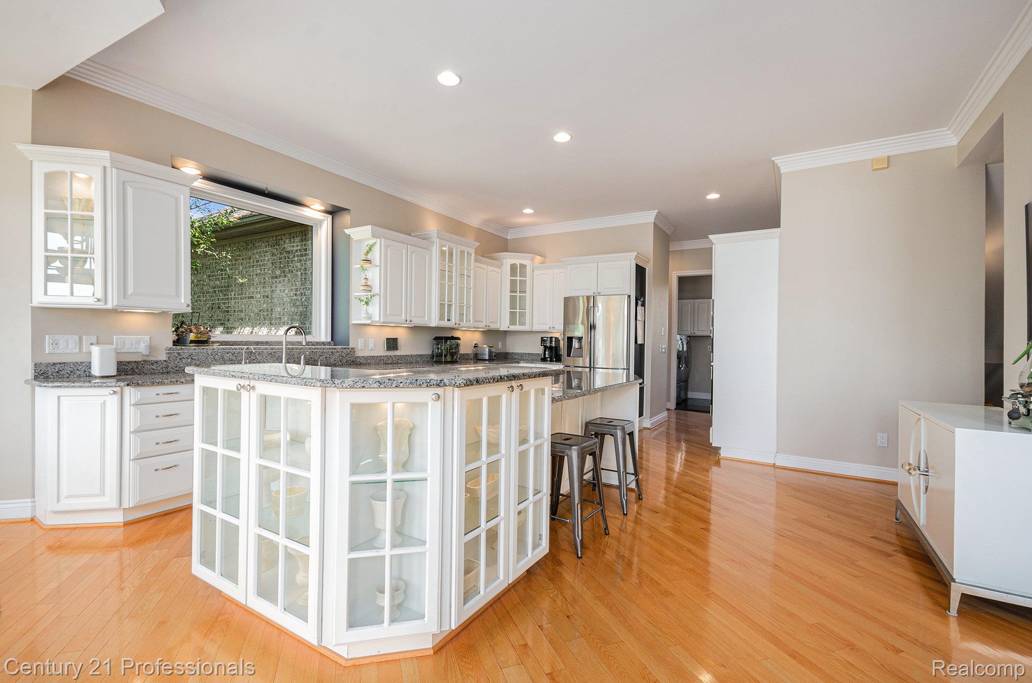 WhiteLake, Michigan, 48386, United States, 4 Bedrooms Bedrooms, ,4 BathroomsBathrooms,Residential,For Sale,1895235