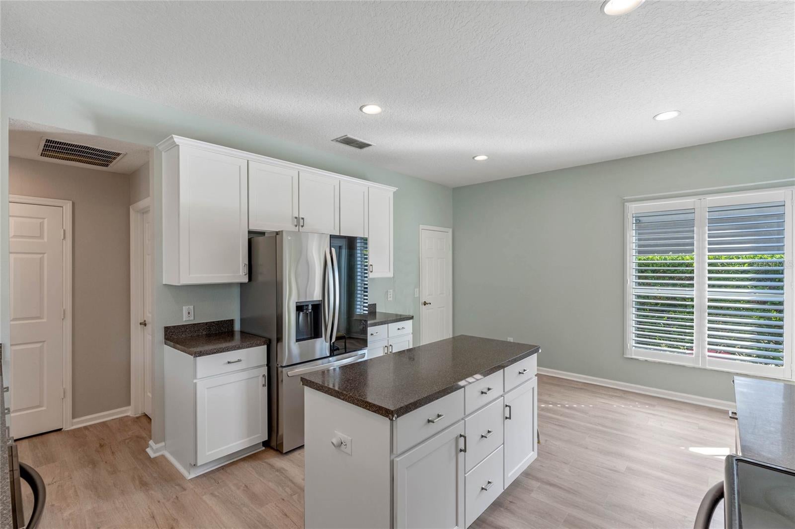 OVIEDO, Florida, 32765, United States, 5 Bedrooms Bedrooms, ,4 BathroomsBathrooms,Residential,For Sale,1980117