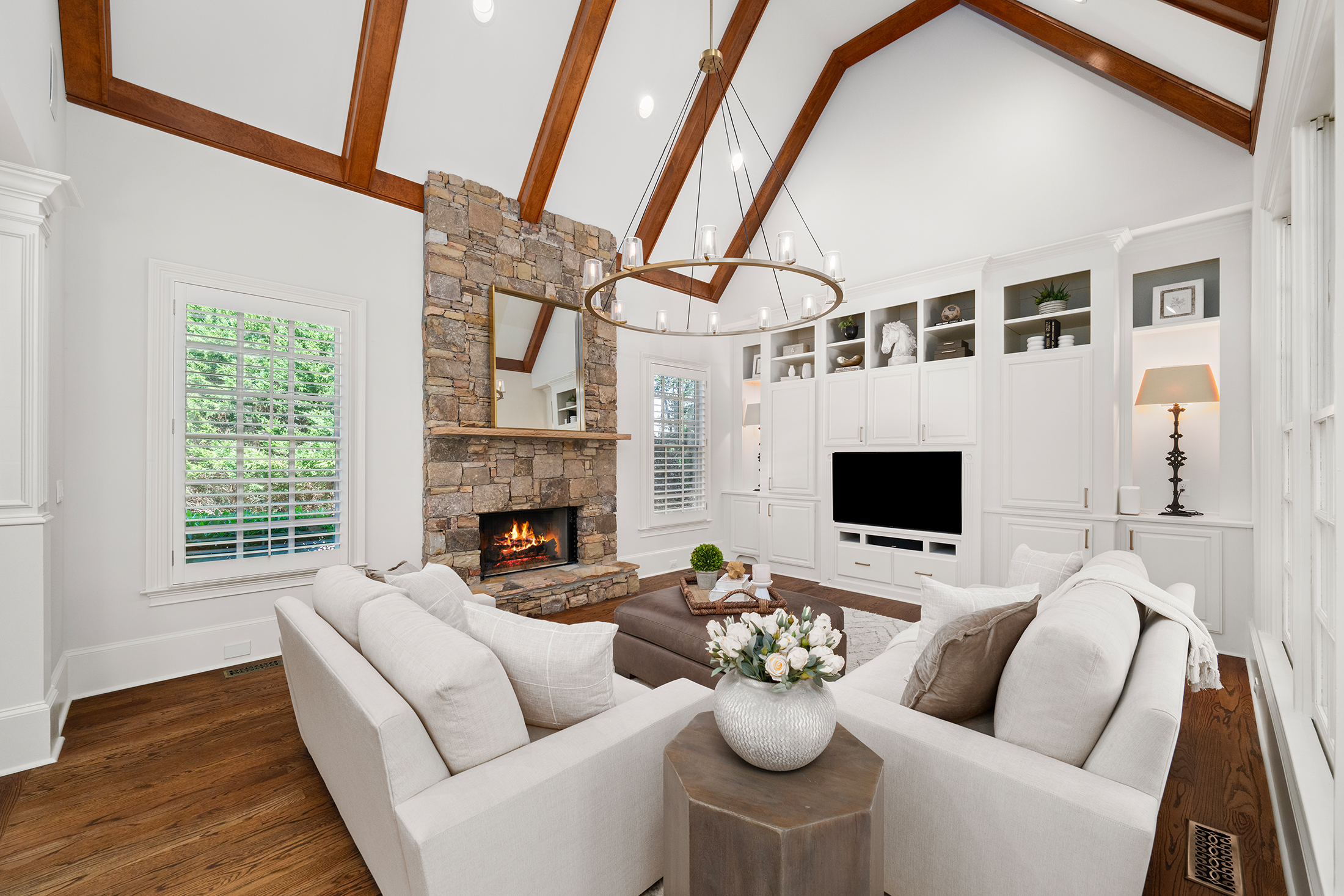  Located Within the Gated Greystone Farms Community in Milton - 物件實景