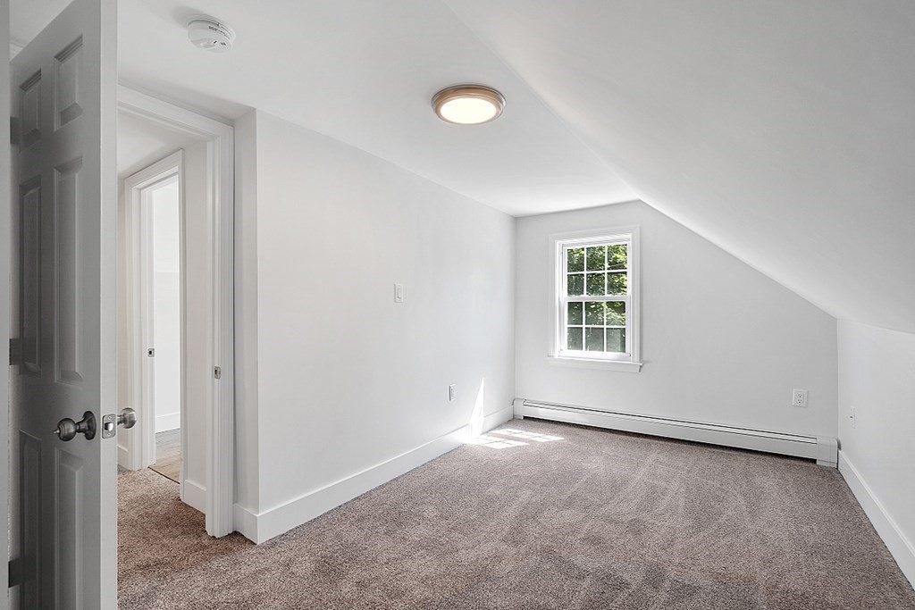 Exeter, New Hampshire, 03833, United States, 4 Bedrooms Bedrooms, ,3 BathroomsBathrooms,Residential,For Sale,1927852