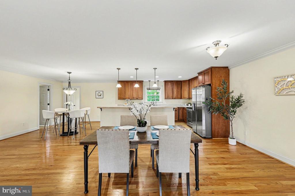 Winchester, Virginia, 22602, United States, 4 Bedrooms Bedrooms, ,3 BathroomsBathrooms,Residential,For Sale,2040713