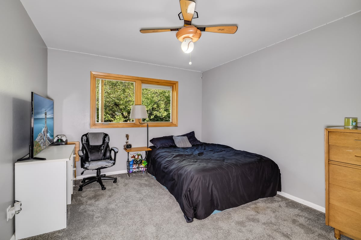 Cheyenne, Wyoming, 82009, United States, 6 Bedrooms Bedrooms, ,2 BathroomsBathrooms,Residential,For Sale,1979014