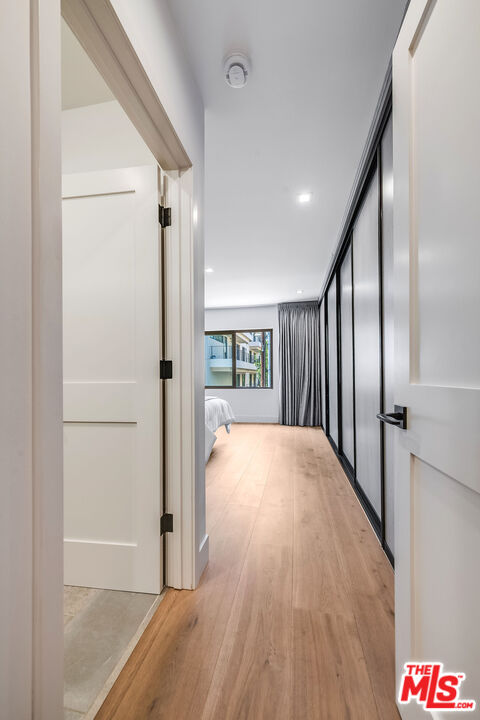 Beverly Hills, California, 90210, United States, 1 Bedroom Bedrooms, ,2 BathroomsBathrooms,Residential,For Sale,1902812