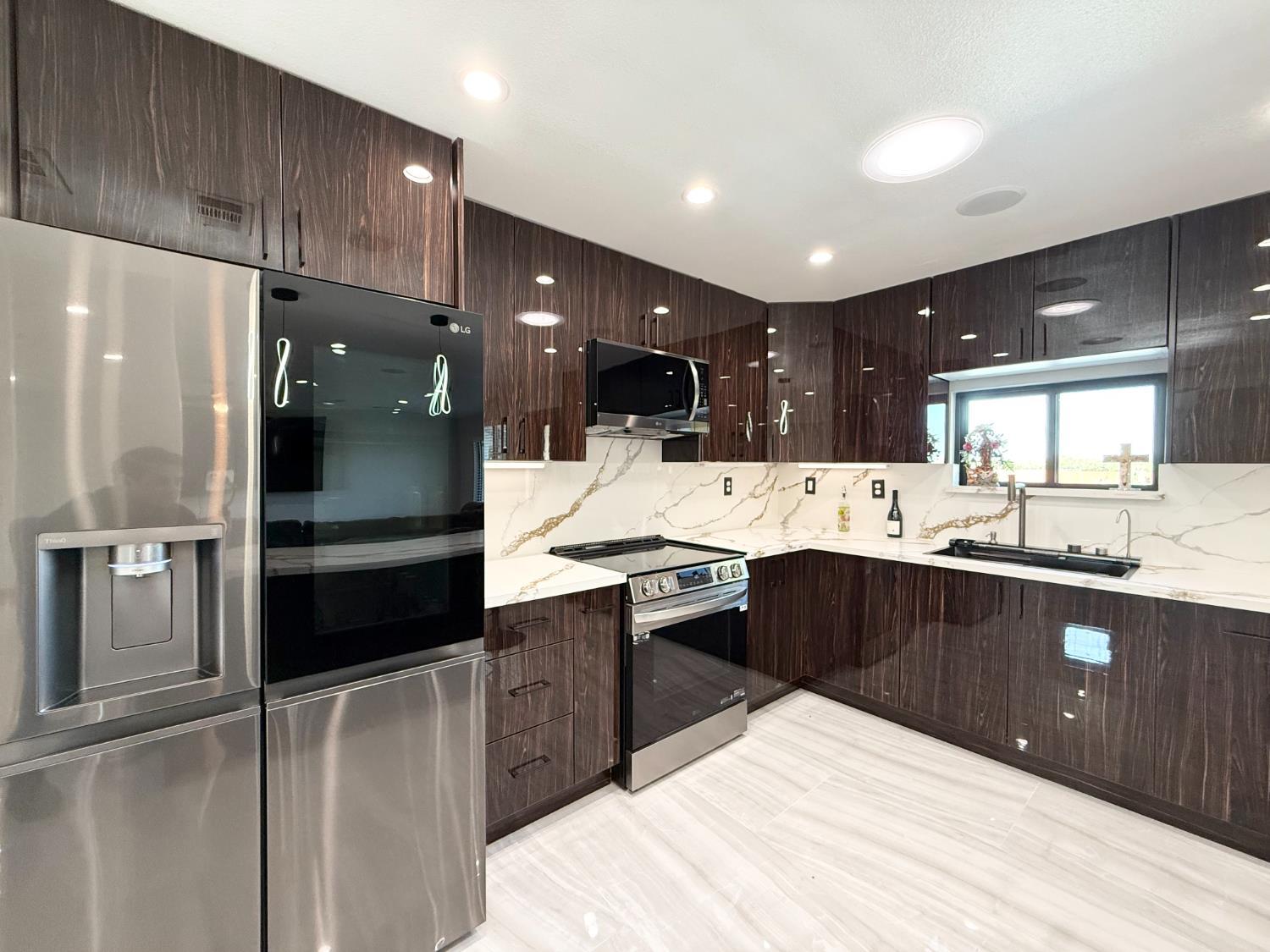 Chowchilla, California, 93610, United States, 3 Bedrooms Bedrooms, ,2 BathroomsBathrooms,Residential,For Sale,1993828