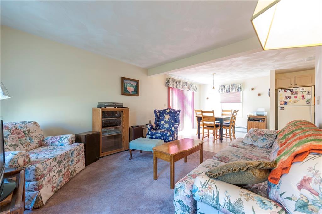 East Greenwich, Rhode Island, 02818, United States, 3 Bedrooms Bedrooms, ,2 BathroomsBathrooms,Residential,For Sale,2010043