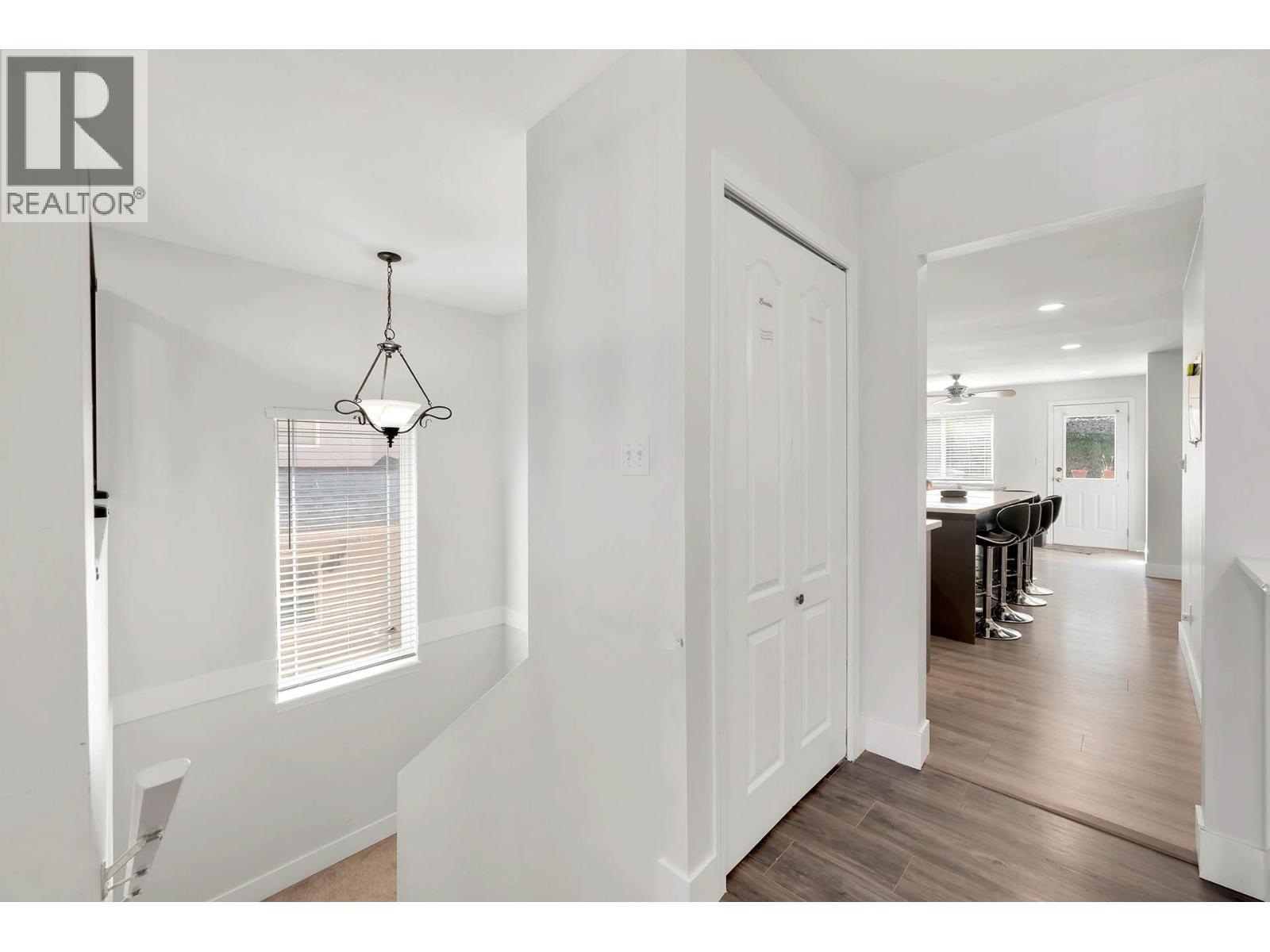 KAMLOOPS, British Columbia, V1S 1W2, CA, 6 Bedrooms Bedrooms, ,4 BathroomsBathrooms,Residential,For Sale,1950563