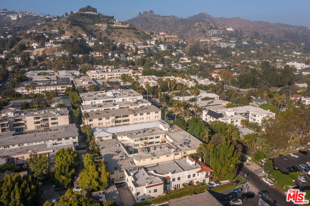 Los Angeles, California, 90046, United States, 3 Bedrooms Bedrooms, ,3 BathroomsBathrooms,Residential,For Sale,1989732