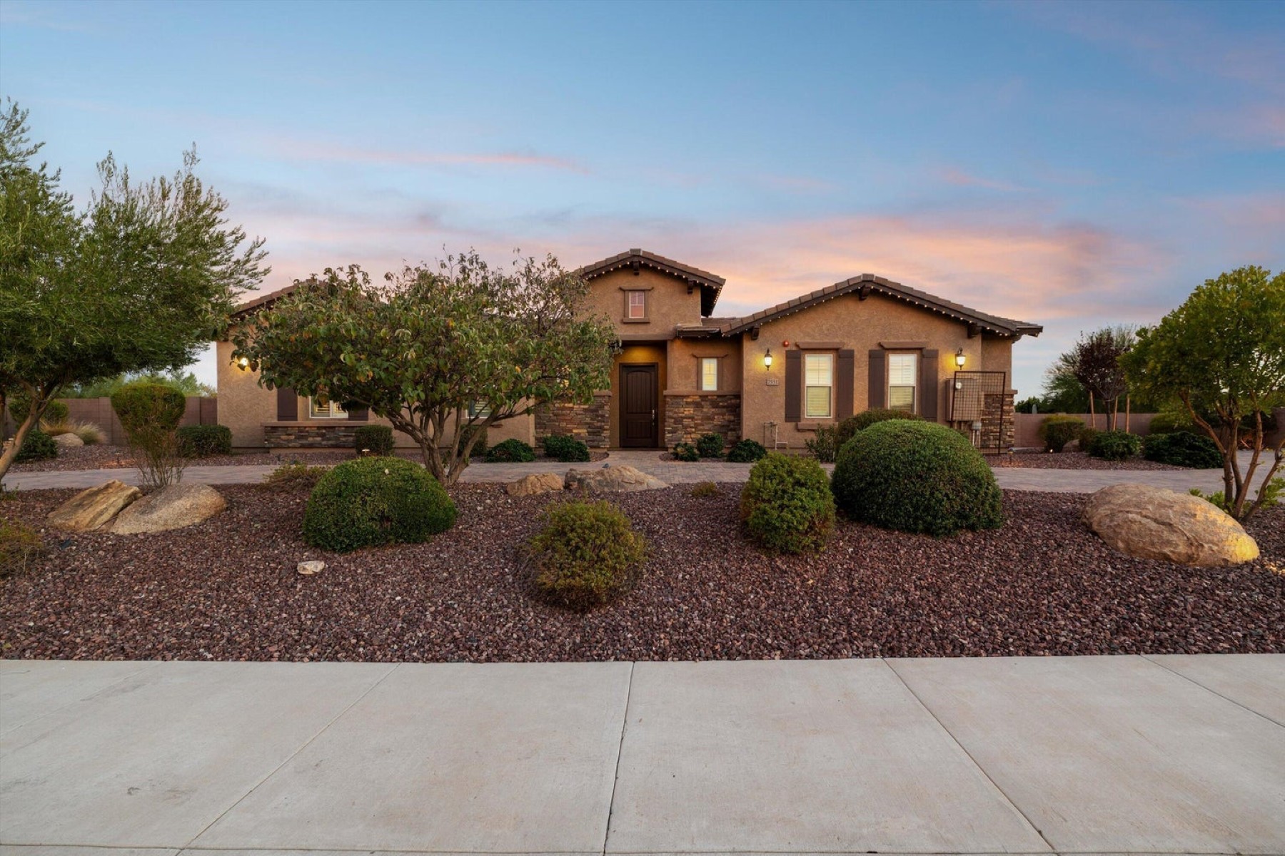  7551 W Saguaro Park Lane  Peoria, AZ - 物件實景
