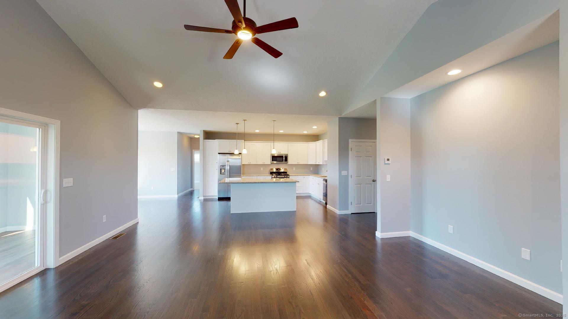 Windsor, Connecticut, 06095, United States, 3 Bedrooms Bedrooms, ,2 BathroomsBathrooms,Residential,For Sale,1939906