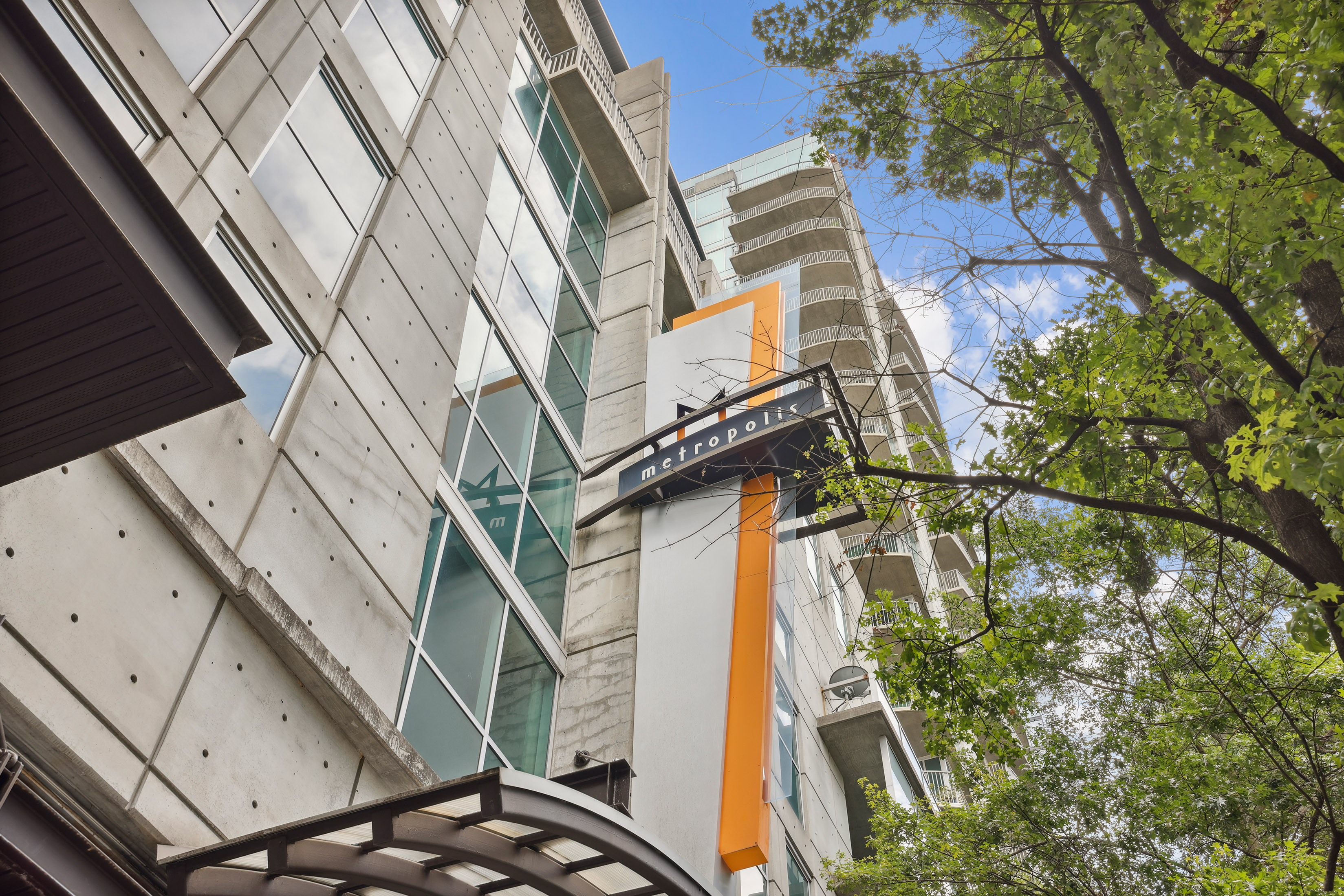  Updated Midtown Condo with Floor-To-Ceiling Windows - 物件實景