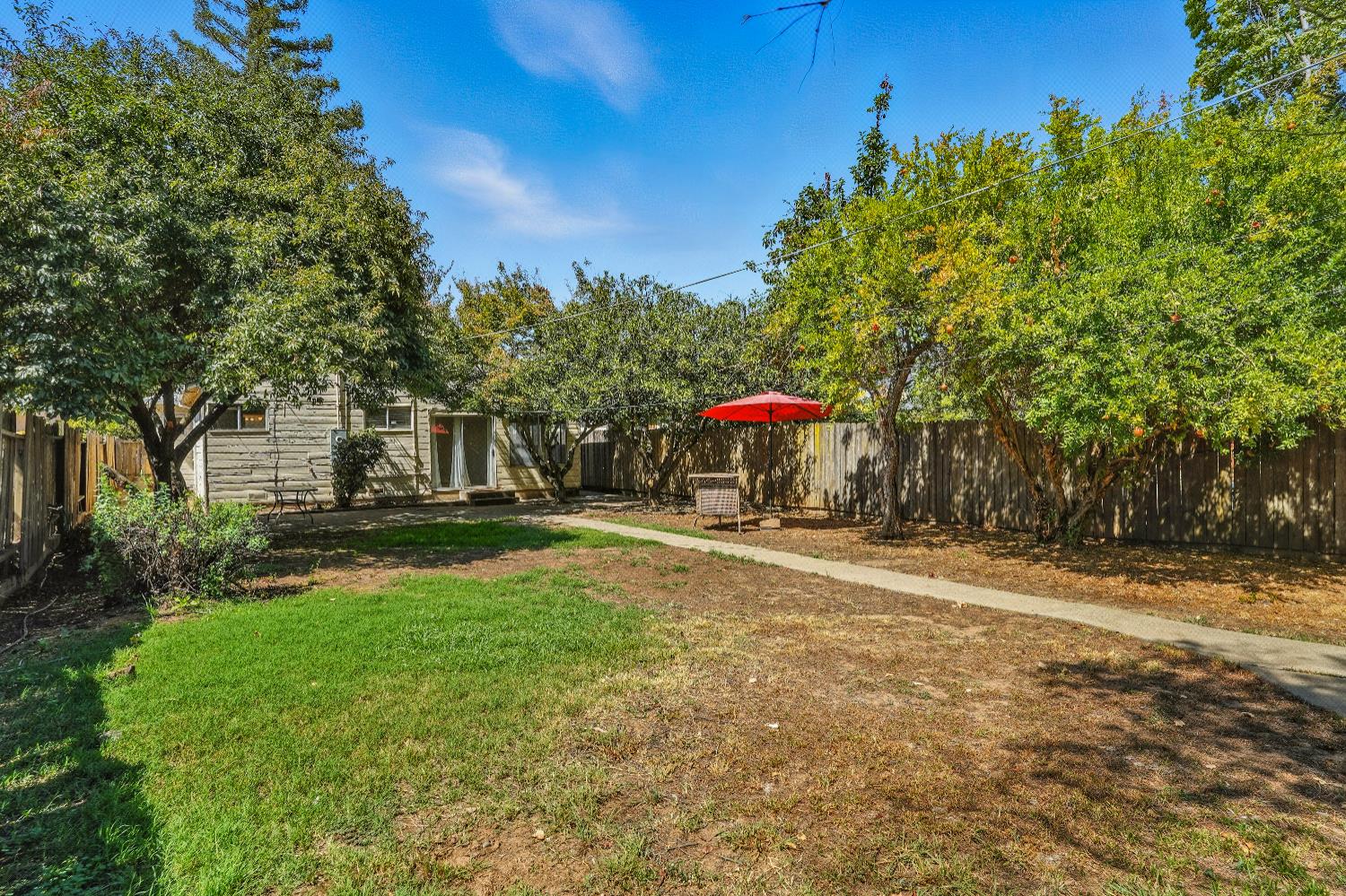 Sacramento, California, 95820, United States, 3 Bedrooms Bedrooms, ,2 BathroomsBathrooms,Residential,For Sale,1940182