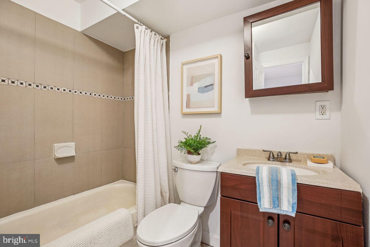 Washington, District of Columbia, 20002, United States, 3 Bedrooms Bedrooms, ,4 BathroomsBathrooms,Residential,For Sale,1951024