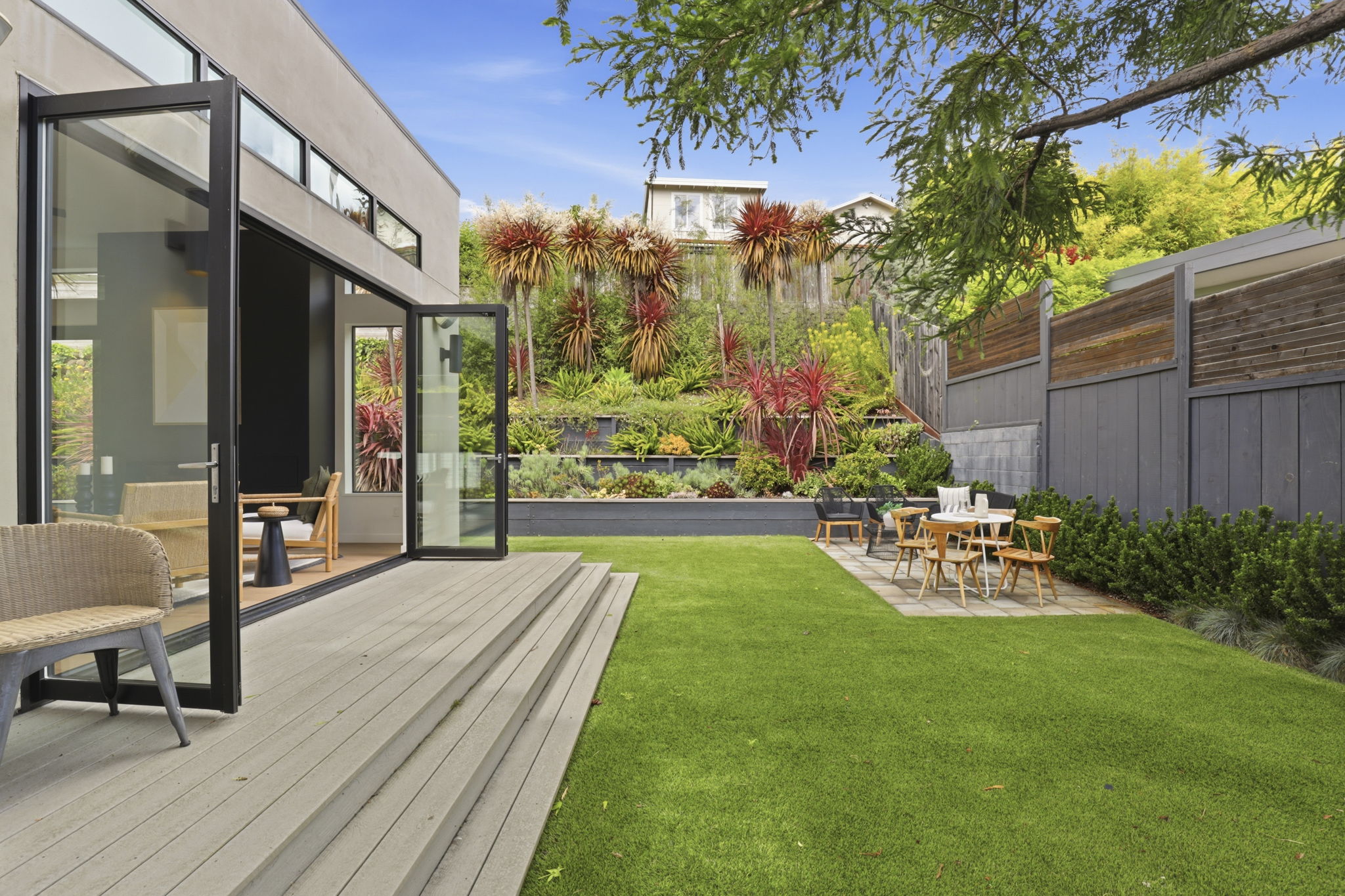  Modern Indoor-Outdoor Living Meets Unbeatable Walkability in Strawberry - 物件實景