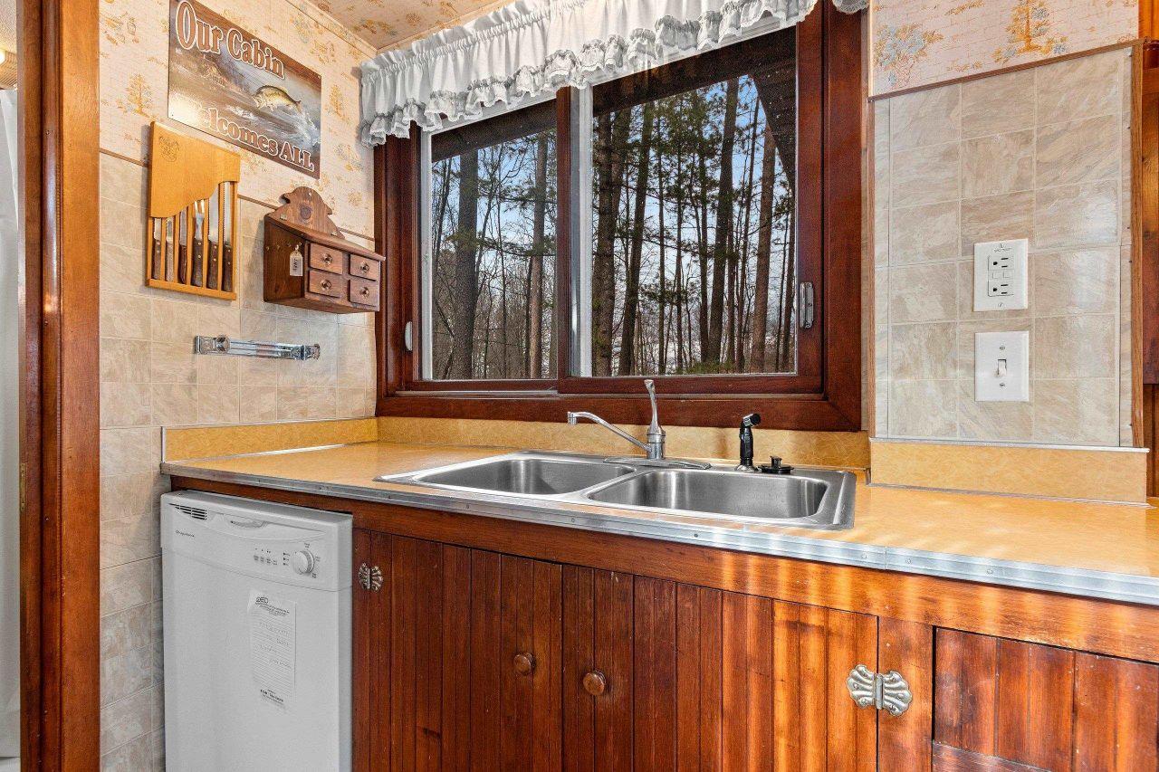 CLINTONVILLE, Wisconsin, 54929, United States, 3 Bedrooms Bedrooms, ,1 BathroomBathrooms,Residential,For Sale,1828359