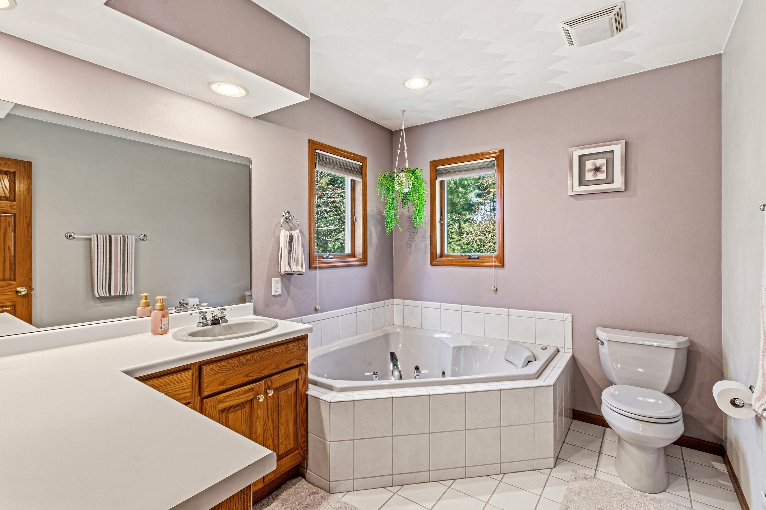 Spring Green, Wisconsin, 53588, United States, 4 Bedrooms Bedrooms, ,4 BathroomsBathrooms,Residential,For Sale,2040175