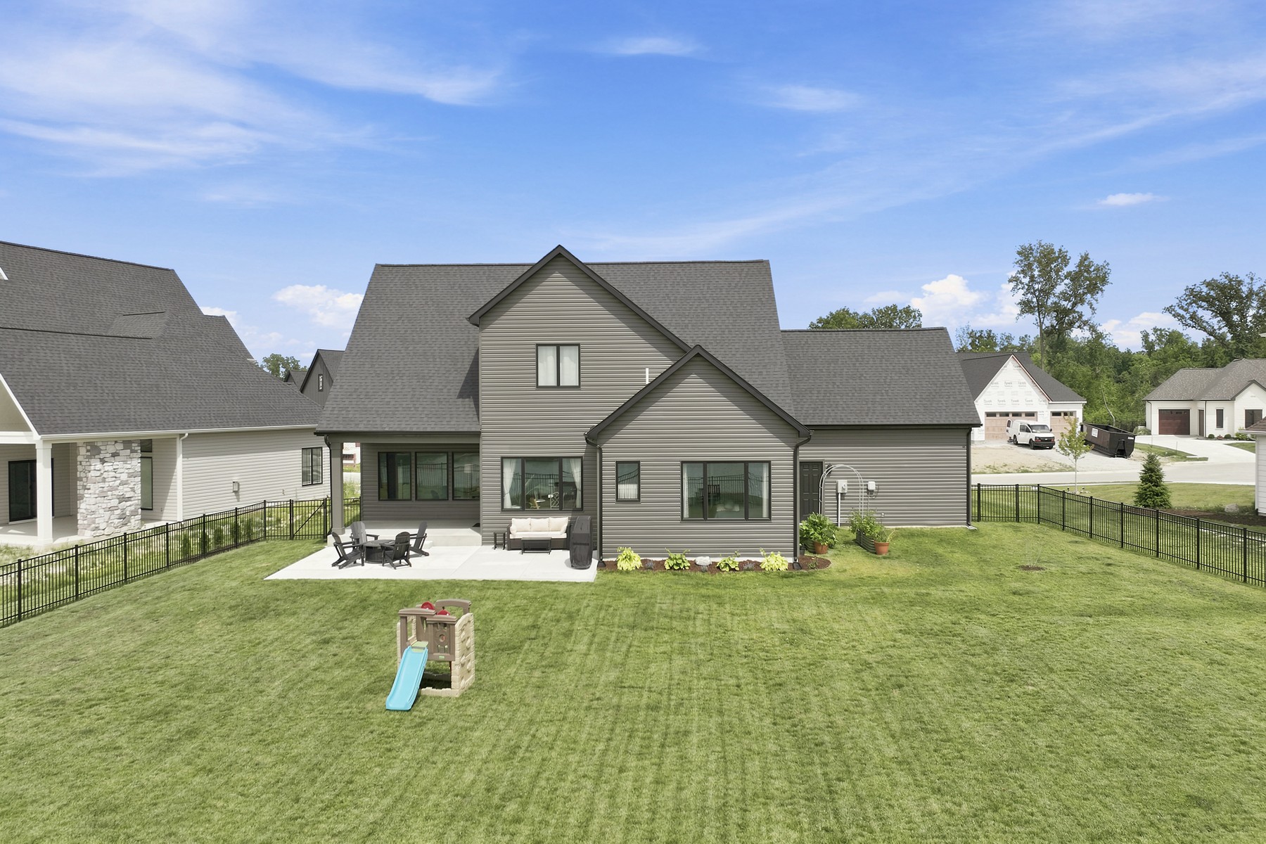  Better Than New Two Story Home in Desirable Fort Wayne Community - 物件實景