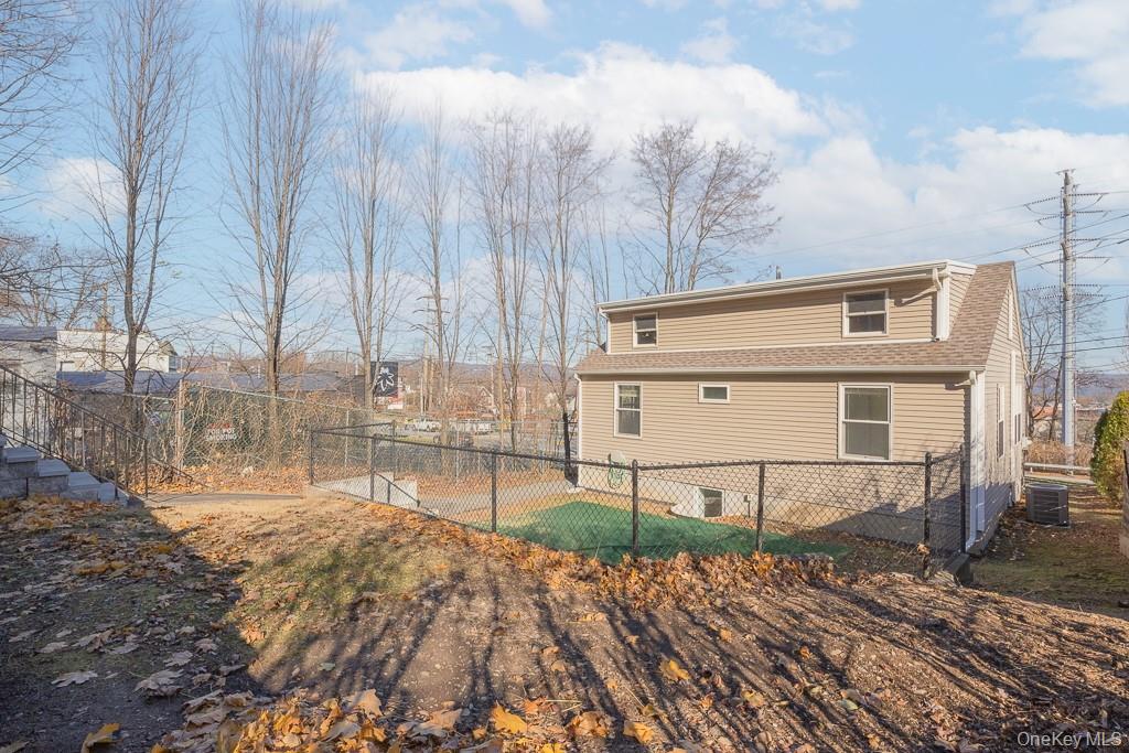 Haverstraw, New York, 10927, United States, 4 Bedrooms Bedrooms, ,2 BathroomsBathrooms,Residential,For Sale,2001244