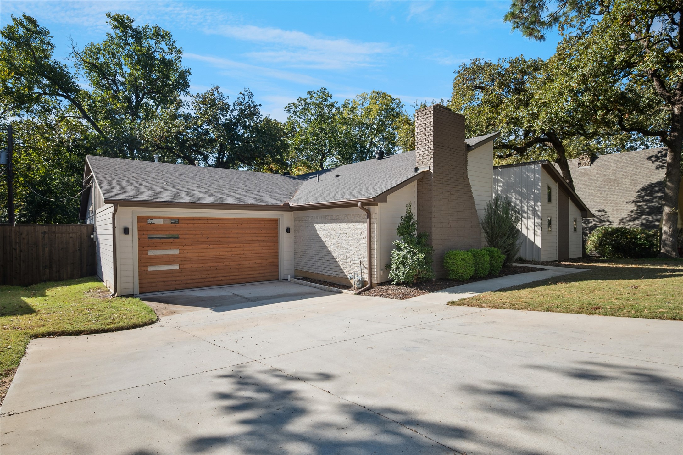 Highland Village, Texas, 75077, United States, 4 Bedrooms Bedrooms, ,3 BathroomsBathrooms,Residential,For Sale,1989492