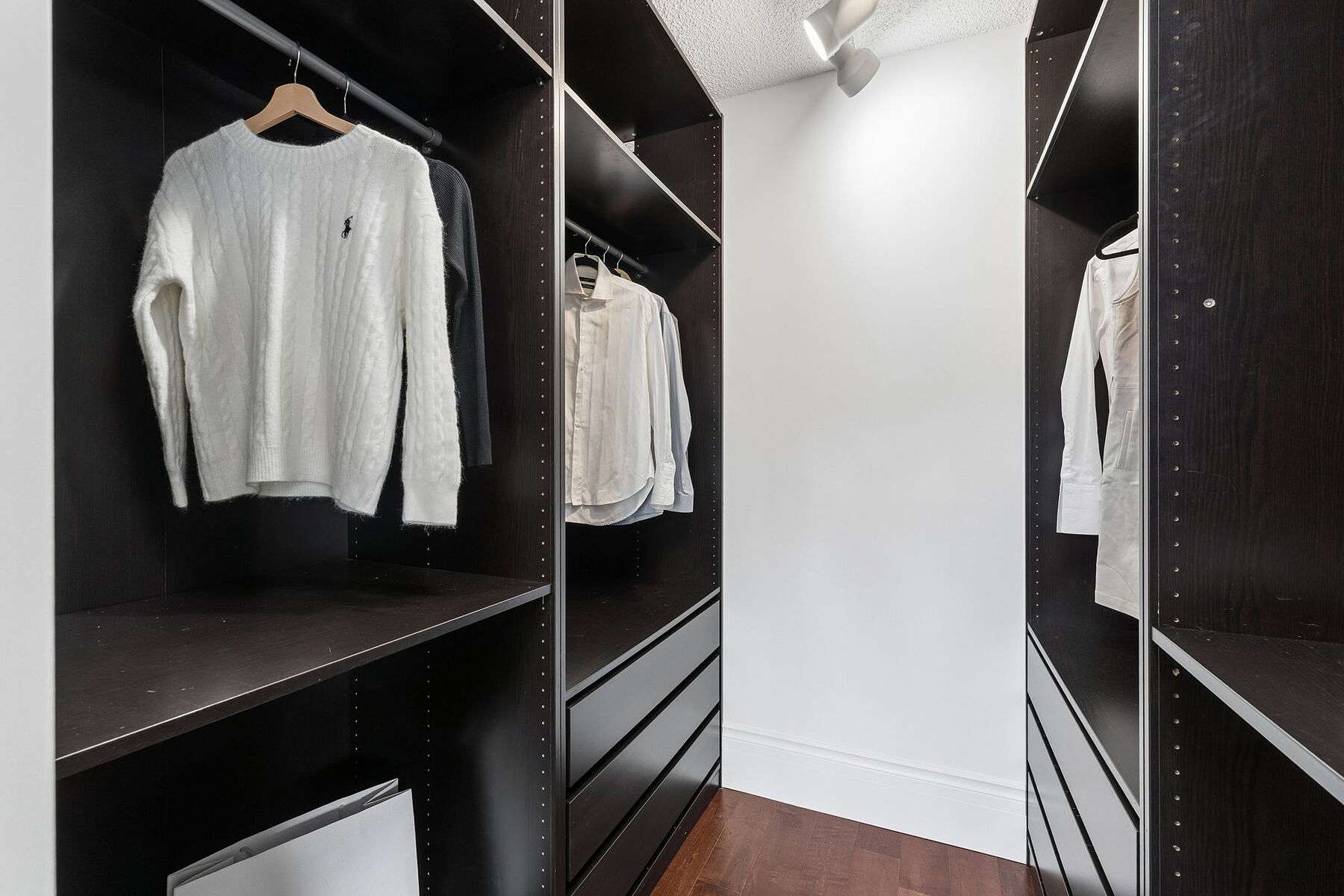  False Creek Seawall Townhouse - 物件實景