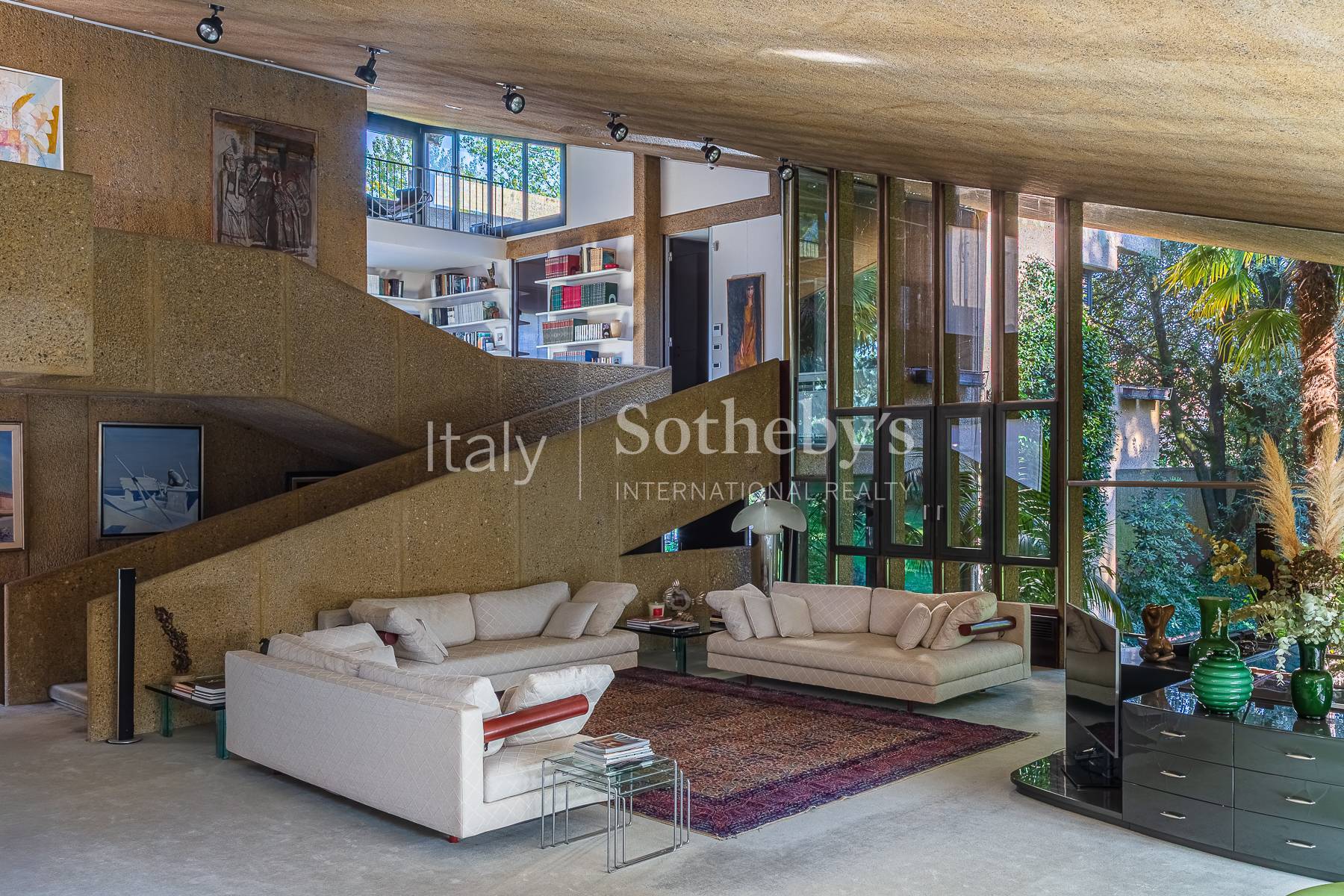  Designer villa surrounded by greenery - 物件實景