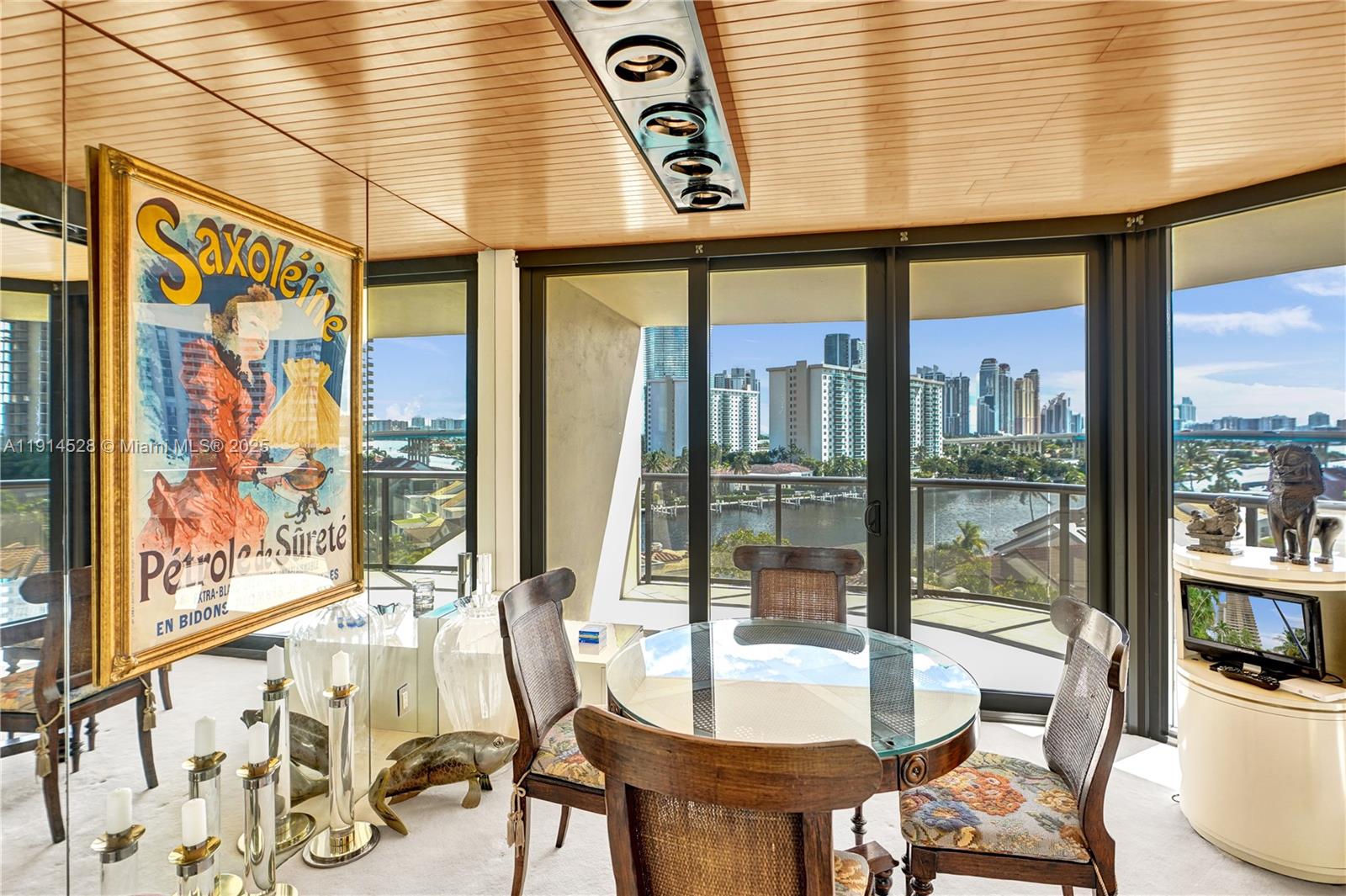 Aventura, Florida, 33180, United States, 2 Bedrooms Bedrooms, ,2 BathroomsBathrooms,Residential,For Sale,1994383