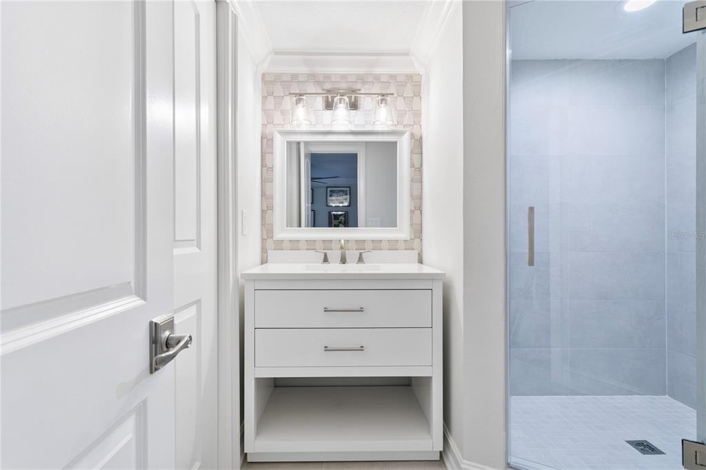 Tampa, Florida, 33613, United States, 7 Bedrooms Bedrooms, ,8 BathroomsBathrooms,Residential,For Sale,1979226