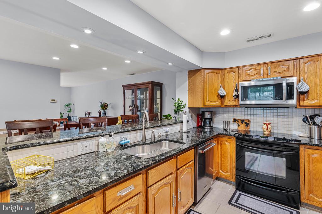 Plainsboro, New Jersey, 08536, United States, 3 Bedrooms Bedrooms, ,3 BathroomsBathrooms,Residential,For Sale,1975550