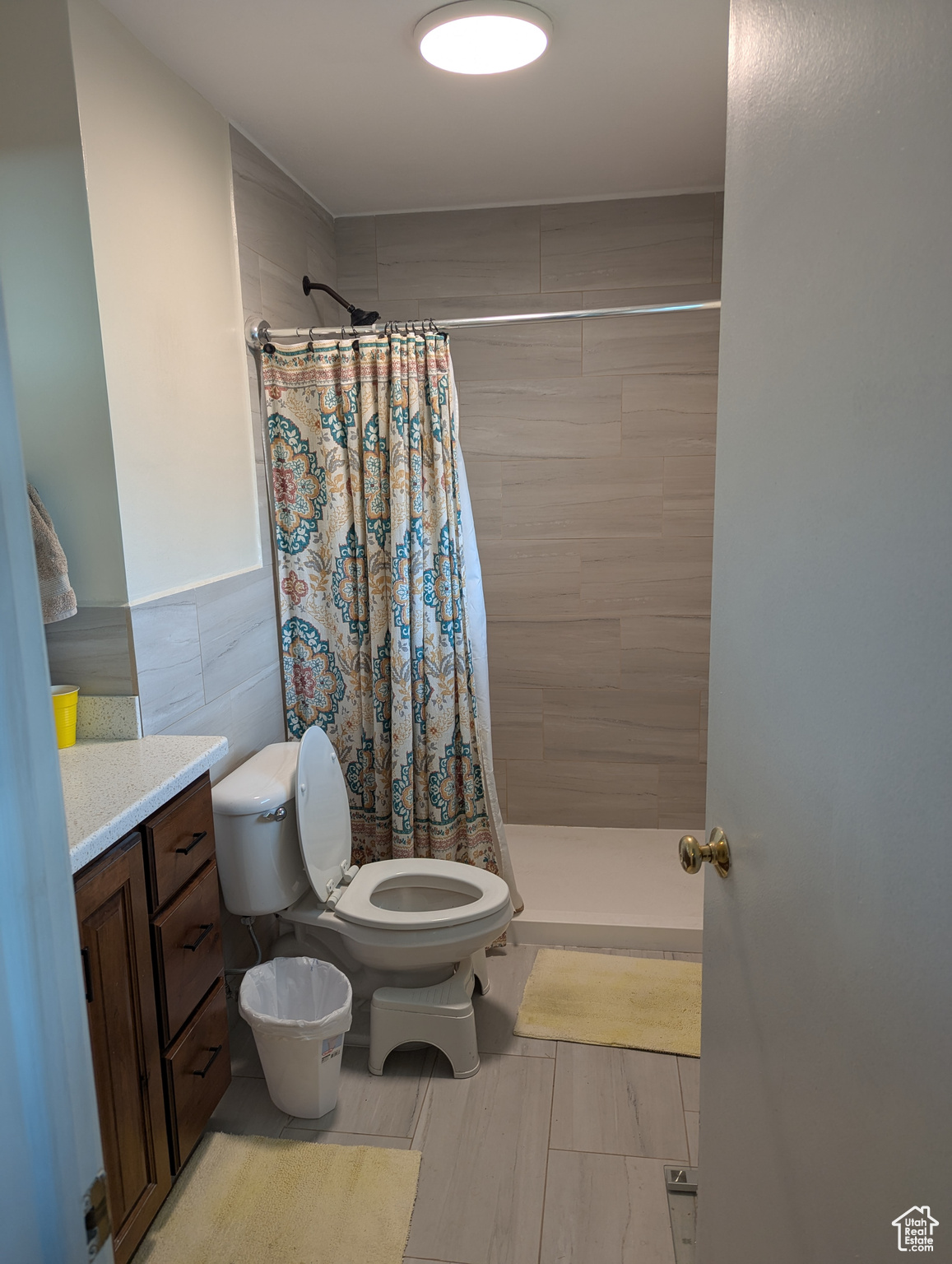 Orem, Utah, 84097, United States, 7 Bedrooms Bedrooms, ,3 BathroomsBathrooms,Residential,For Sale,1983193