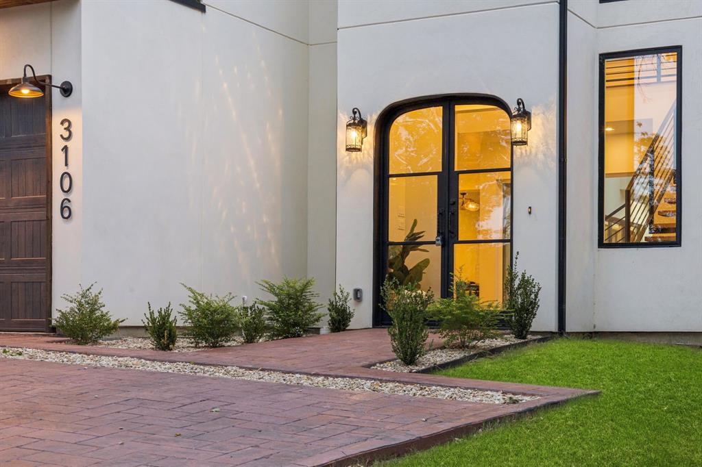 Dallas, Texas, 75211, United States, 4 Bedrooms Bedrooms, ,3 BathroomsBathrooms,Residential,For Sale,1988260