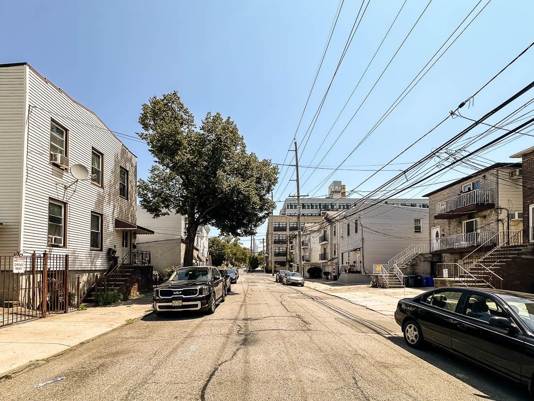 Jersey City, New Jersey, 07306, United States, 5 Bedrooms Bedrooms, ,2 BathroomsBathrooms,Residential,For Sale,1906823